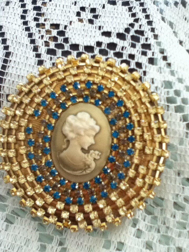 Cameo-Auftritt Jeweled Coty Compact von Etsy - cindysvictorian