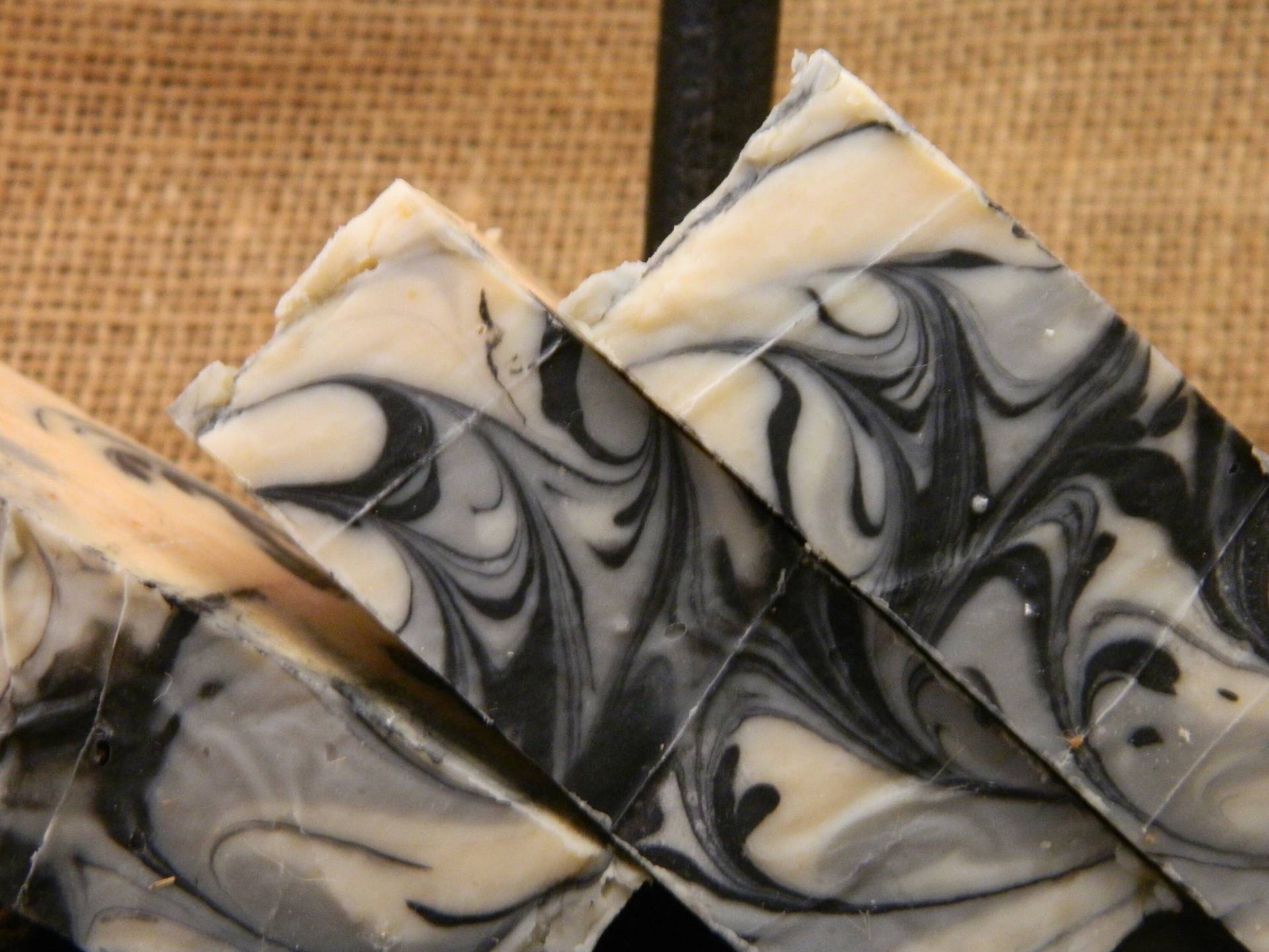 Black Tie Ziegenmilchseife Handgemachte Seife Hausgemachte Kalt Verarbeitete Aktivkohle von Etsy - countrysoapsbymarlen