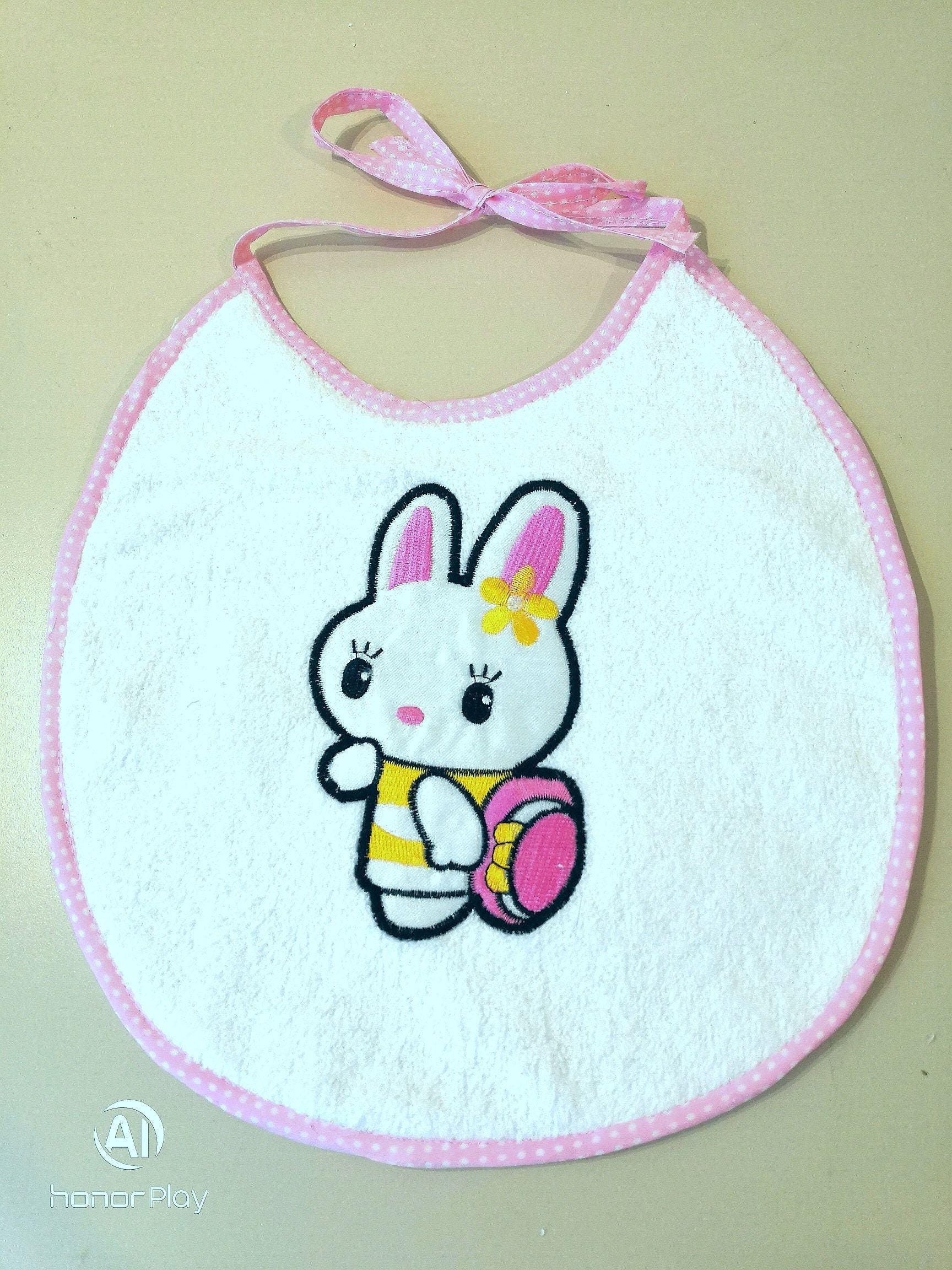 Baby Lätzchen Mädchen Kaninchen Muster Baby Lätzchen Mädchen Kaninchen Muster von Etsy - couturechezmarie