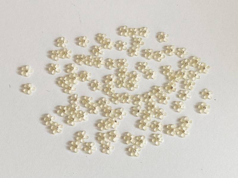 Mini Acryl Blumen Verzierungen Mit Strass, Elfenbein, Für Bastel Bündel 91 Stück von Etsy - craftuneed