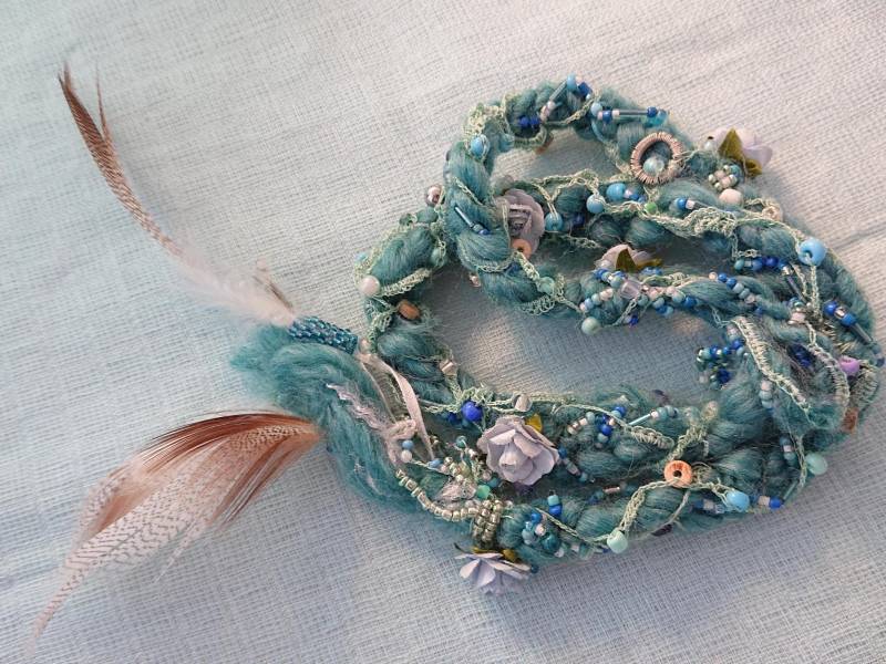 139. Petrolblaue Geflochtene Wollgarn-Dreadlocks Mit Federn, Aufwendig Dekorierte Solo-Wollextension Hellblau-Petrol-Hellgrün Extra Lang 139. Petrolblaue Geflochtene Wollgarn-Dreadlocks Mit Federn, Aufwendig Dekorierte Solo-Wollextension Hellblau-Petrol-Hellgrün Extra Lang von Etsy - crazytinapearls