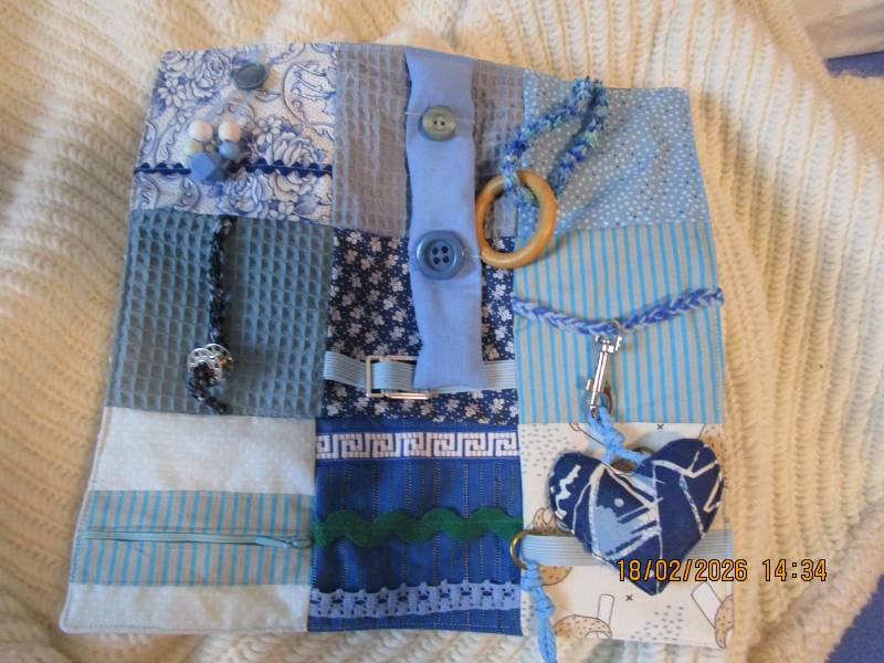 Nesteldecke, Demenzdecke, Fühldecke, Spieldecke Und Motorikdecke in Grün Blau Nesteldecke, Demenzdecke, Fühldecke, Spieldecke Und Motorikdecke in Grün Blau von Etsy - creativShopgzdesign