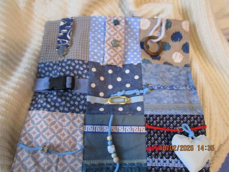 Nesteldecke, Demenzdecke, Fühldecke, Spieldecke Und Motorikdecke in Grün Blau Nesteldecke, Demenzdecke, Fühldecke, Spieldecke Und Motorikdecke in Grün Blau von Etsy - creativShopgzdesign