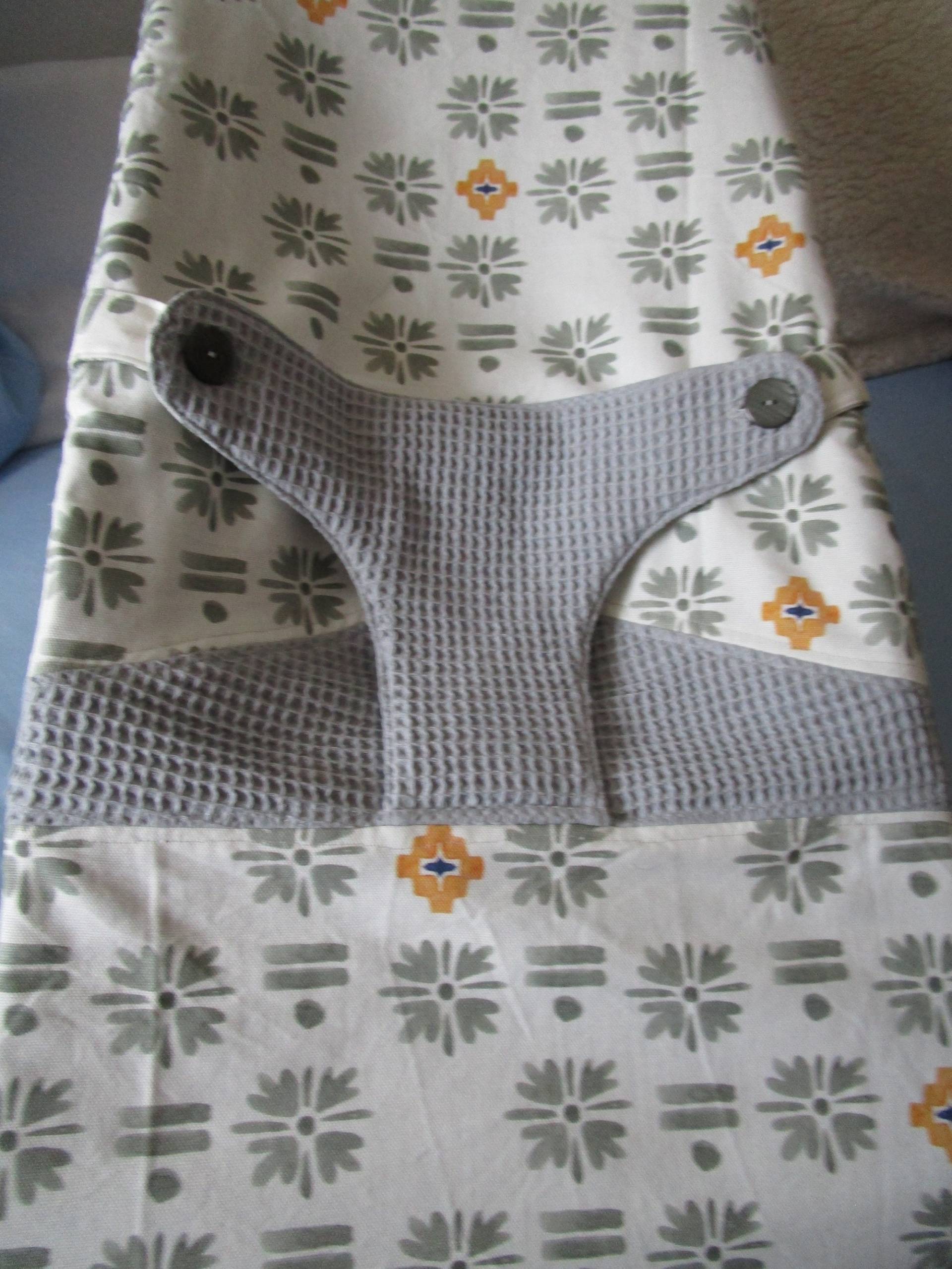 Wippenbezug, Bezug, Türsteher Hängematte Mit Grauen Blumen Und Strichen Auf Hellbeigem Untergrund Pique in Mittelgrau von Etsy - creativShopgzdesign