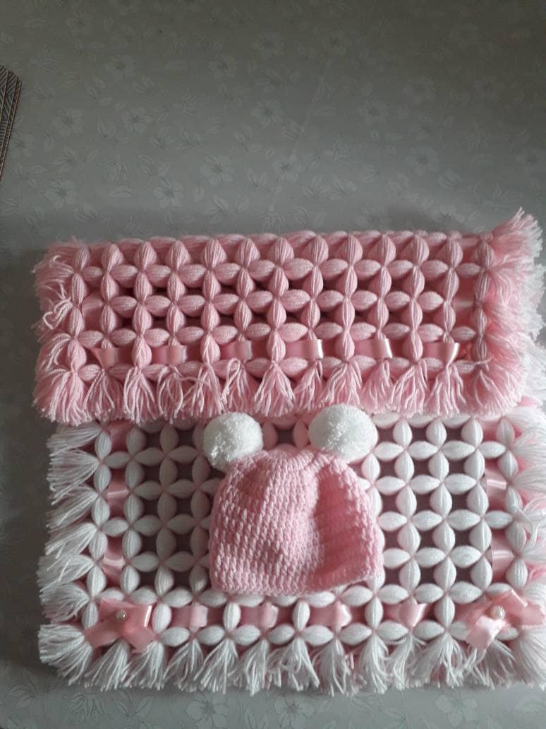 Baby Decke, Mädchen Loom Gehäkelte Kinderwagendecke, Versandfertig von Etsy - crochetfifi