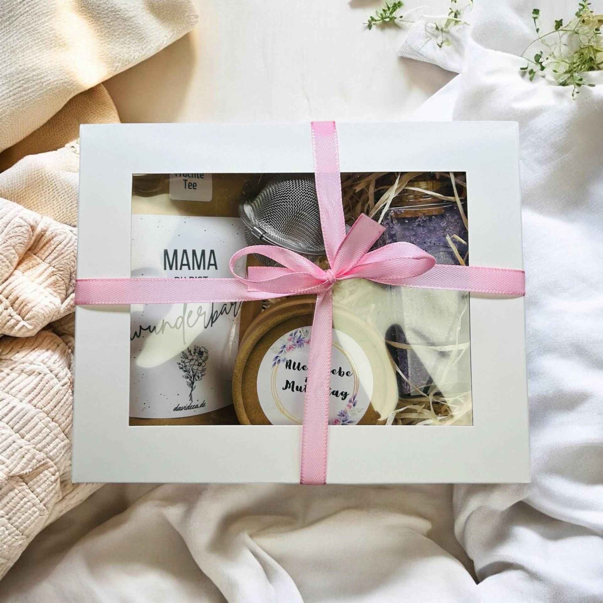 Muttertagsgeschenk // Geschenkbox Zum Muttertag Set Mit Bio-Tee, Bio-Schokofrüchten Und Badesalz Geschenkidee Muttertagsgeschenk // Geschenkbox Zum Muttertag Set Mit Bio-Tee, Bio-Schokofrüchten Und Badesalz Geschenkidee von Etsy - davideea