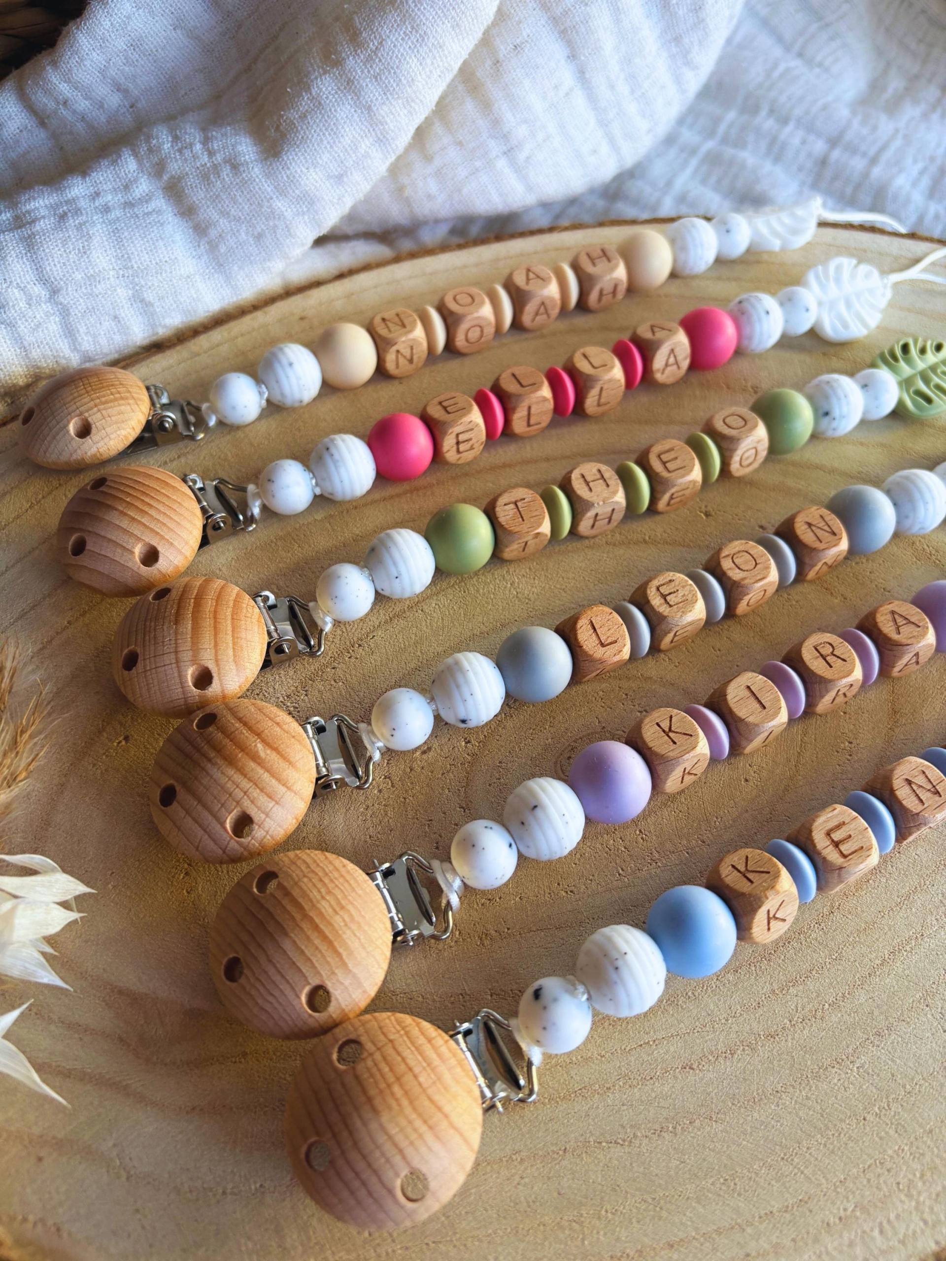 Personalisierte Schnullerkette Mit Namen Aus Holz & Silikon, Baby Geschenk Zur Geburt, Taufe, Babyshower Personalisierte Schnullerkette Mit Namen Aus Holz & Silikon, Baby Geschenk Zur Geburt, Taufe, Babyshower von Etsy - diebunteholzkiste