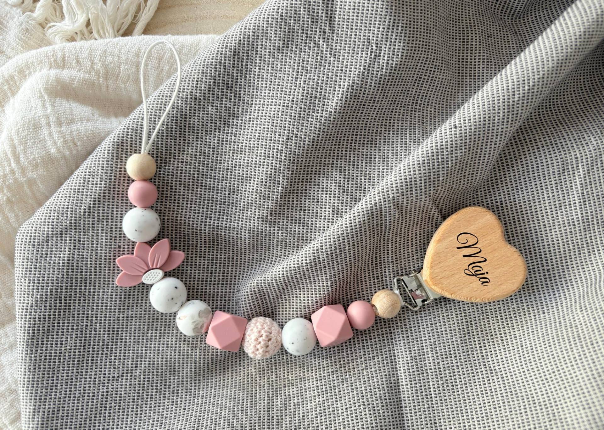 Schnullerkette Baby, Personalisiert, Mit Namen, Rosa, Für Mädchen Schnullerkette Baby, Personalisiert, Mit Namen, Rosa, Für Mädchen von Etsy - diebunteholzkiste