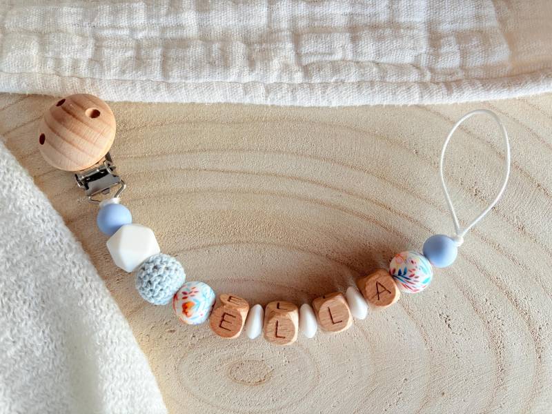 Schnullerkette Mit Namen, Geschenk Zur Geburt Baby Jungen, Blau, Geschenkidee Taufe, Geburt, Babyshower Schnullerkette Mit Namen, Geschenk Zur Geburt Baby Jungen, Blau, Geschenkidee Taufe, Geburt, Babyshower von Etsy - diebunteholzkiste