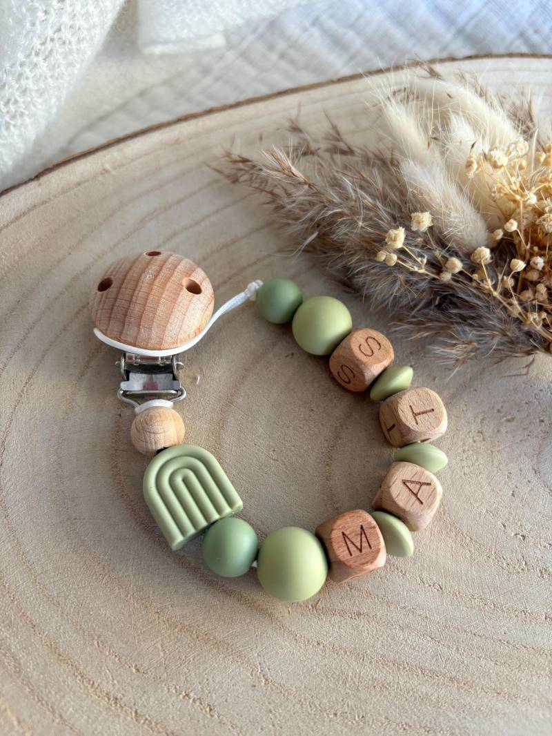 Schnullerkette Personalisiert, Mit Namen, Geschenk Zur Geburt, Grün, Geschenkidee Taufe, Babyshower Schnullerkette Personalisiert, Mit Namen, Geschenk Zur Geburt, Grün, Geschenkidee Taufe, Babyshower von Etsy - diebunteholzkiste
