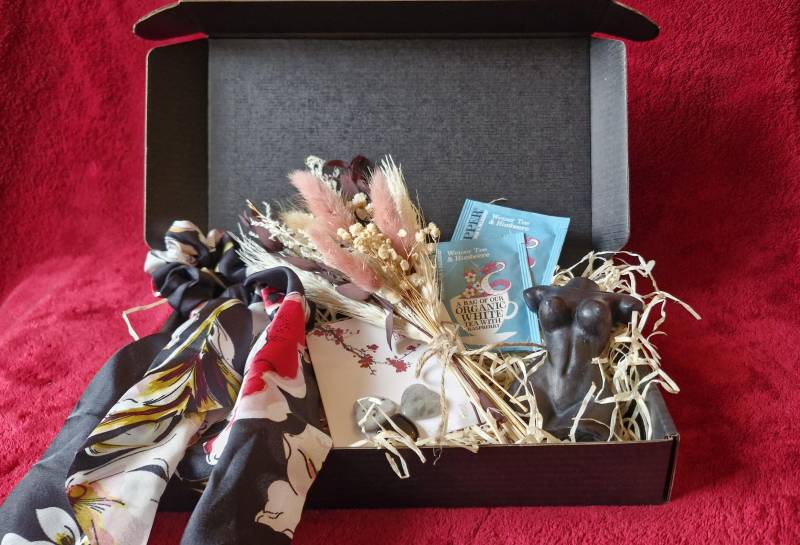 Beauty Box Kosmetik Geschenk Mysterybox Natur Luxus Set Wellnessbox Personalisiert Geschenkkorb Geschenkset Beautypaket Wohlfühlset von Etsy - dieperserkatze