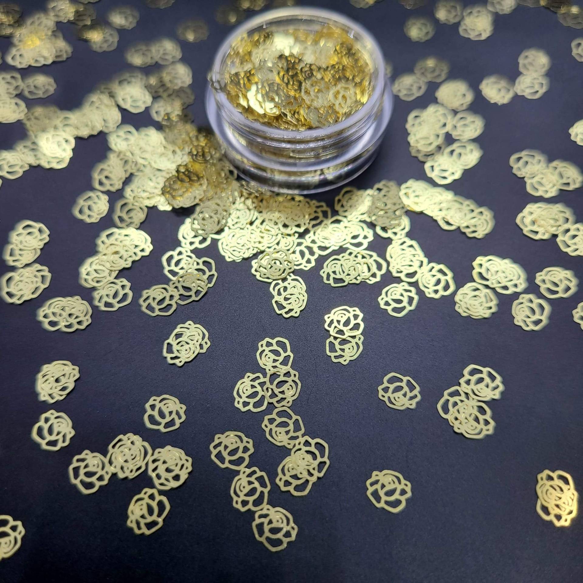 Gold Rose Nail Art Scheiben, Bastelbedarf Gold Rose Nail Art Scheiben, Bastelbedarf von Etsy - diystencilca