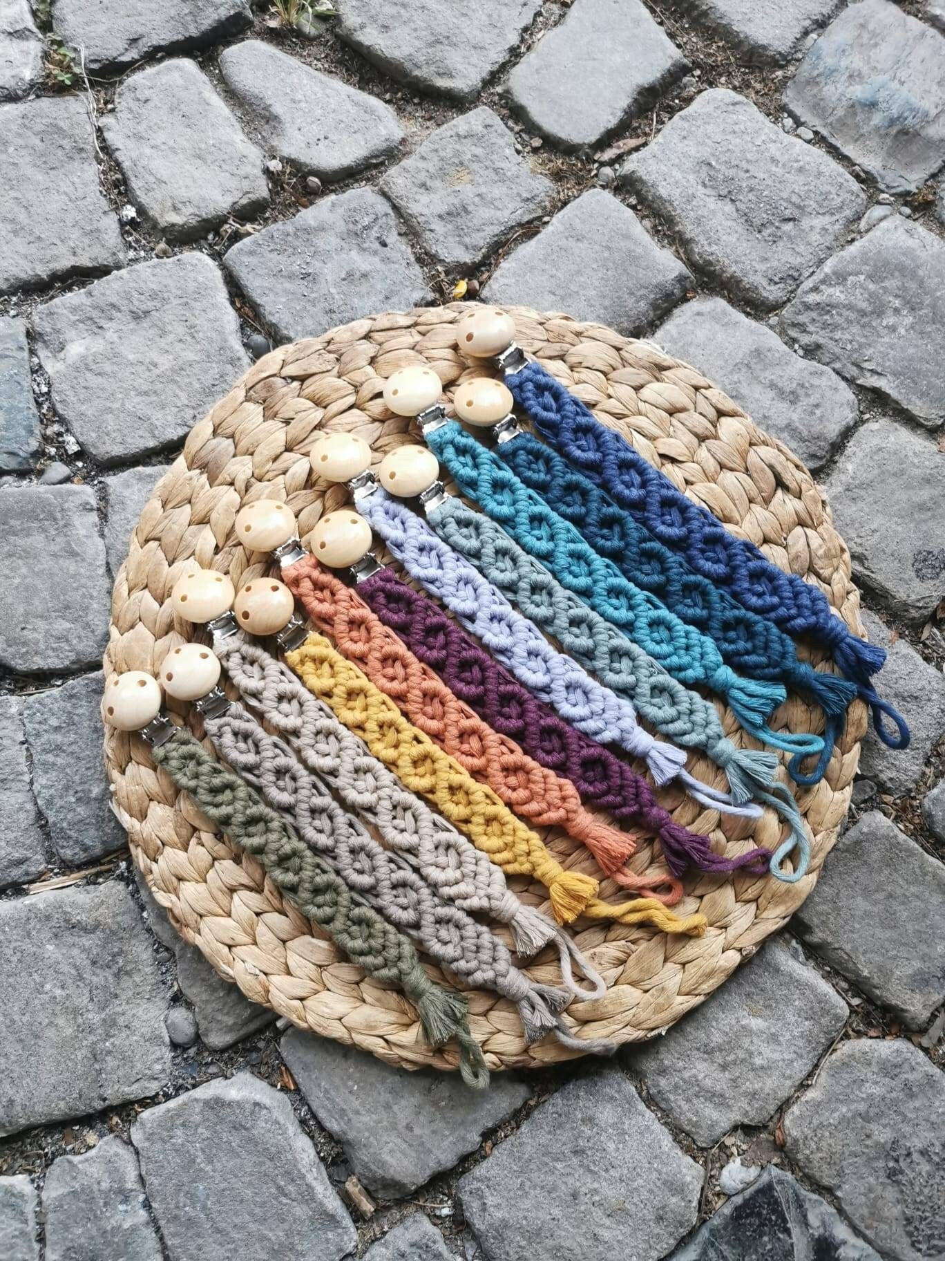 Makramee Schnullerkette | Boho Nuggikette Handgemachte Babyartikel Individuelles Geschenk Zur Geburt Nachhaltiges Baby Zubehör Makramee Schnullerkette | Boho Nuggikette Handgemachte Babyartikel Individuelles Geschenk Zur Geburt Nachhaltiges Baby Zubehör von Etsy - donawoodandcord