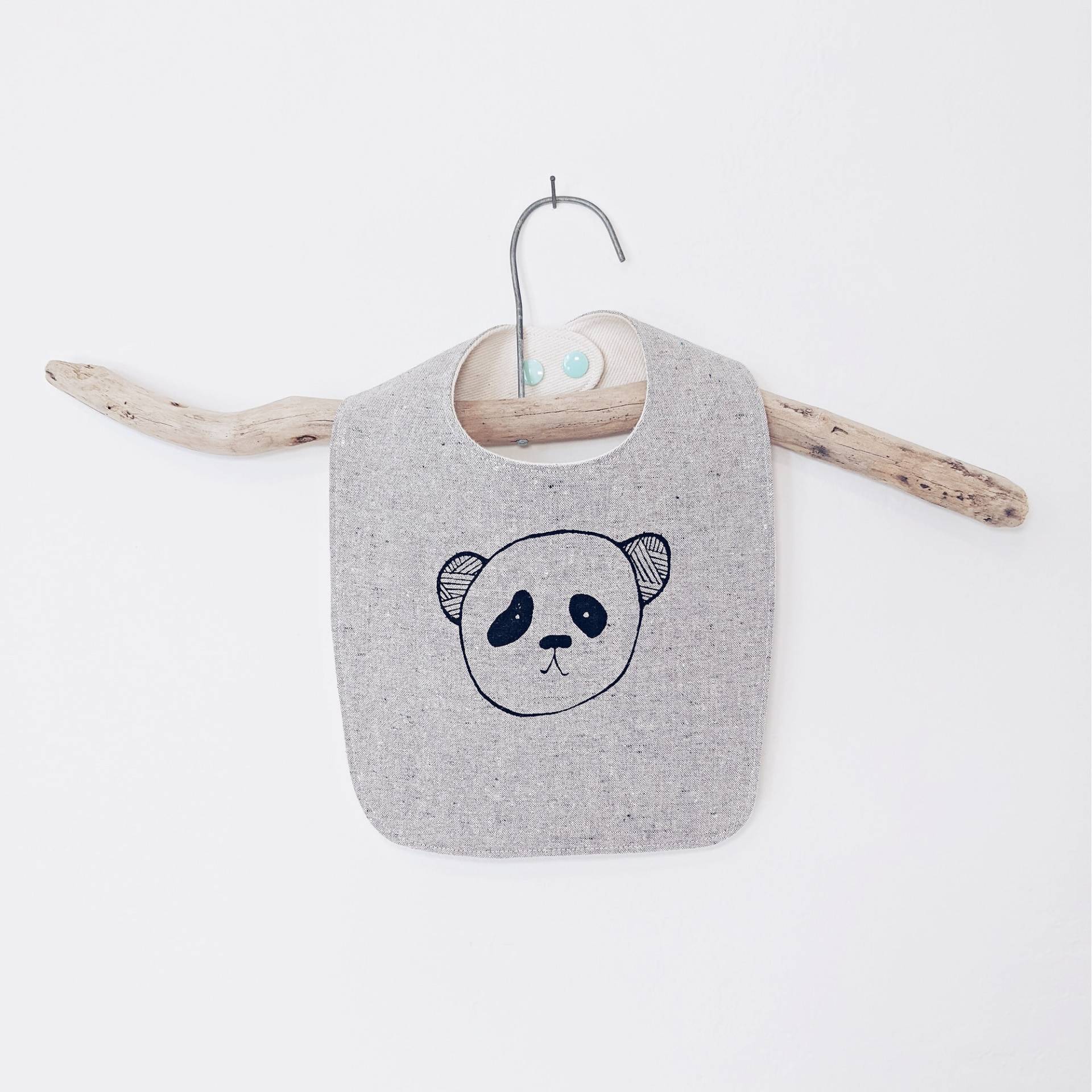 Bio-Lätzchen Handgefertigter Panda-Druck Aus Hanf & Baumwolle Bio-Lätzchen Handgefertigter Panda-Druck Aus Hanf & Baumwolle von Etsy - downhomeamy