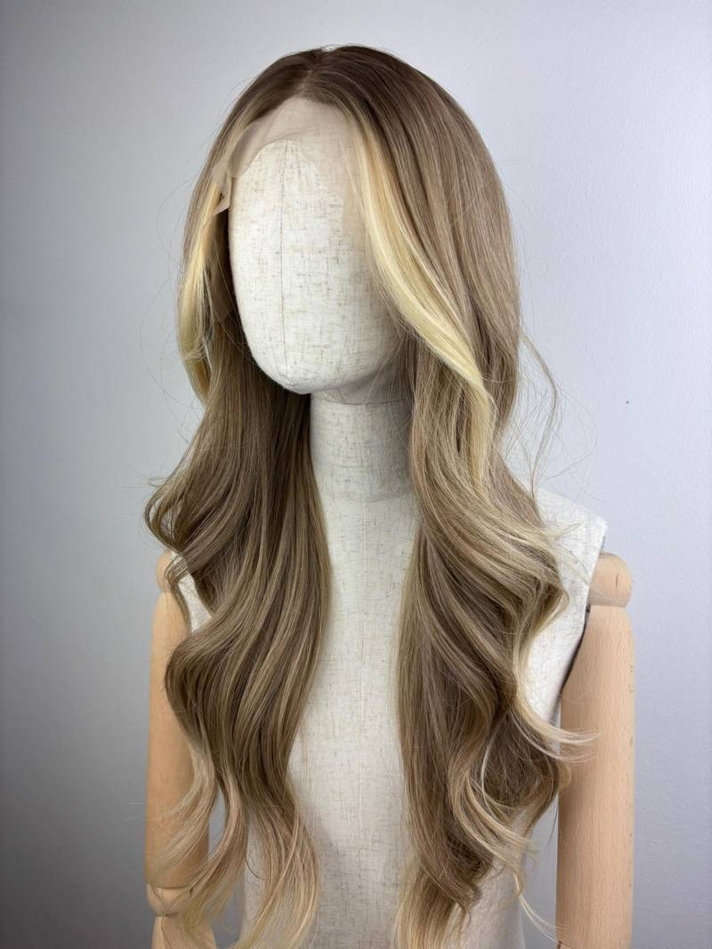 Lace Front Wig/Perücke The Blonde Maid A Customized Soft Fringe Hairstyle Wig #bangs #fringe #blonde #ombre #sytheticwig #custommade von Etsy - dragmaiditup