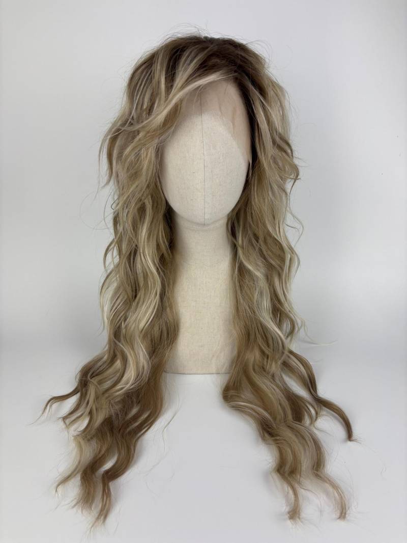 Lace Front Wig/Perücke The Hazel Maid A Customized Shag Hairstyle Wig #mullet #shag #retro #blonde #brown #sytheticwig #custommade von Etsy - dragmaiditup