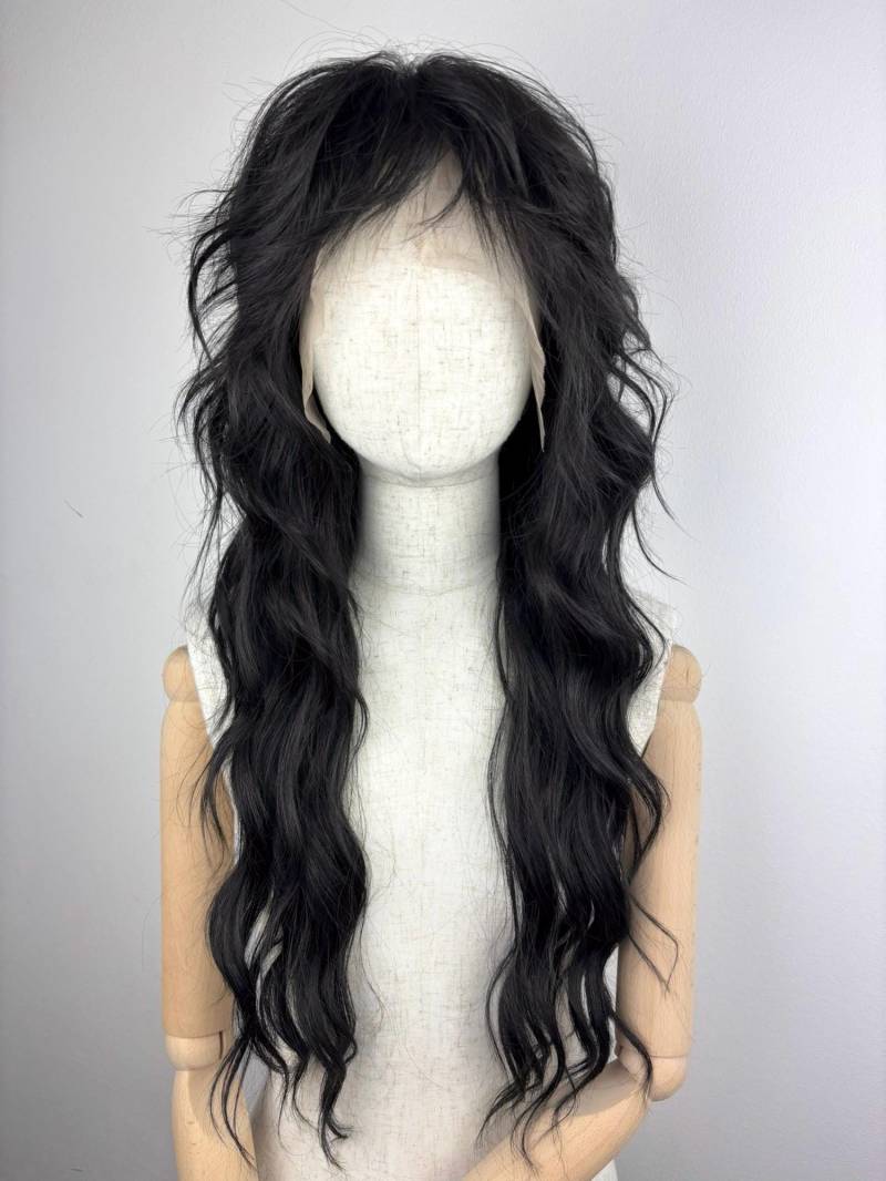 Lace Front Wig/Perücke The Onyx Maid A Customized Shag Hairstyle Wig #mullet #shag #retro #blackhair #wavy #sytheticwig #custommade von Etsy - dragmaiditup