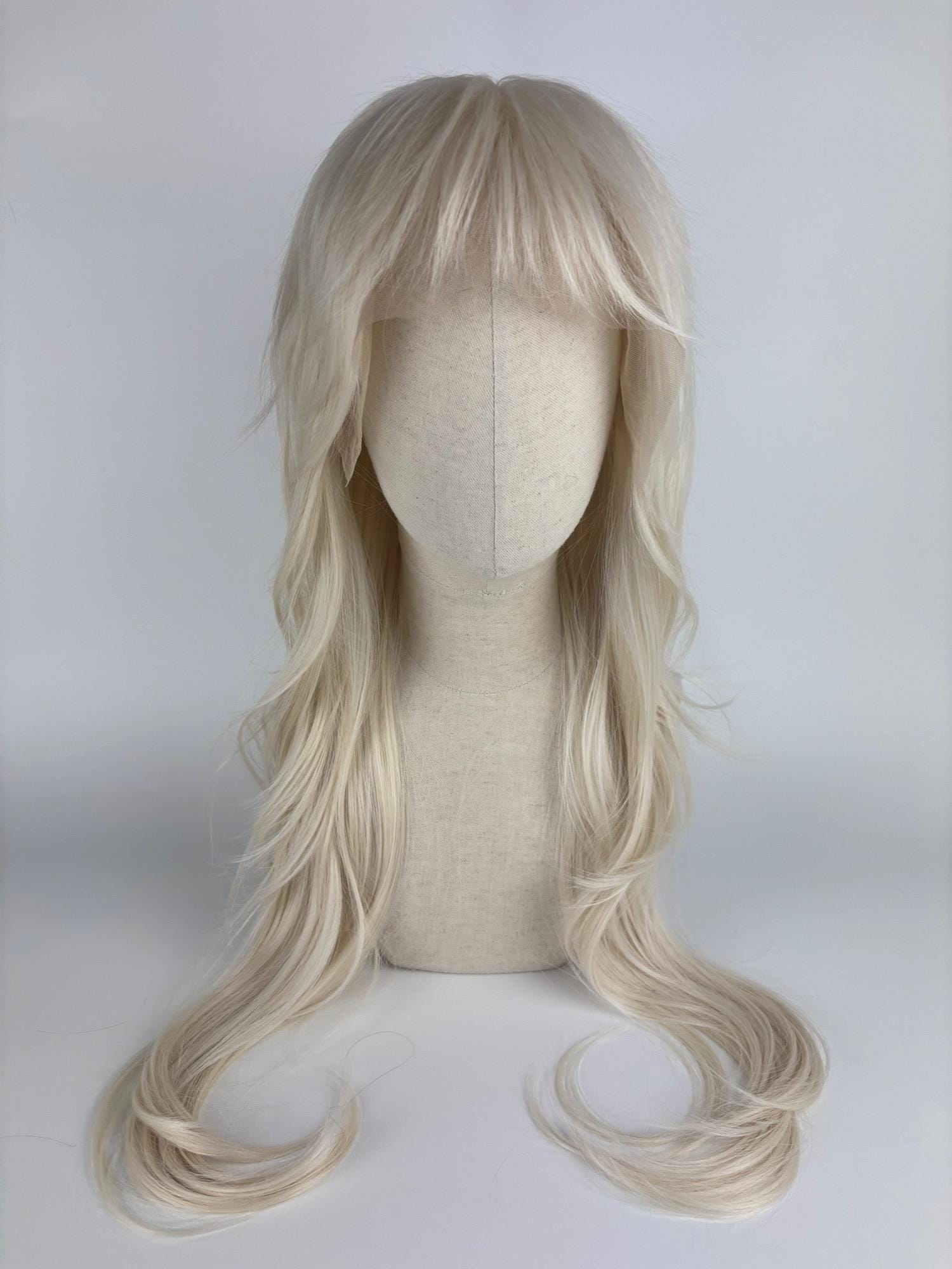 Lace Front Wig/Perücke The Pale Maid A Customized Mullet Hairstyle Wig #mullet #shag #retro #platin #blonde #sytheticwig #custommade Lace Front Wig/Perücke The Pale Maid A Customized Mullet Hairstyle Wig #mullet #shag #retro #platin #blonde #sytheticwig #custommade von Etsy - dragmaiditup