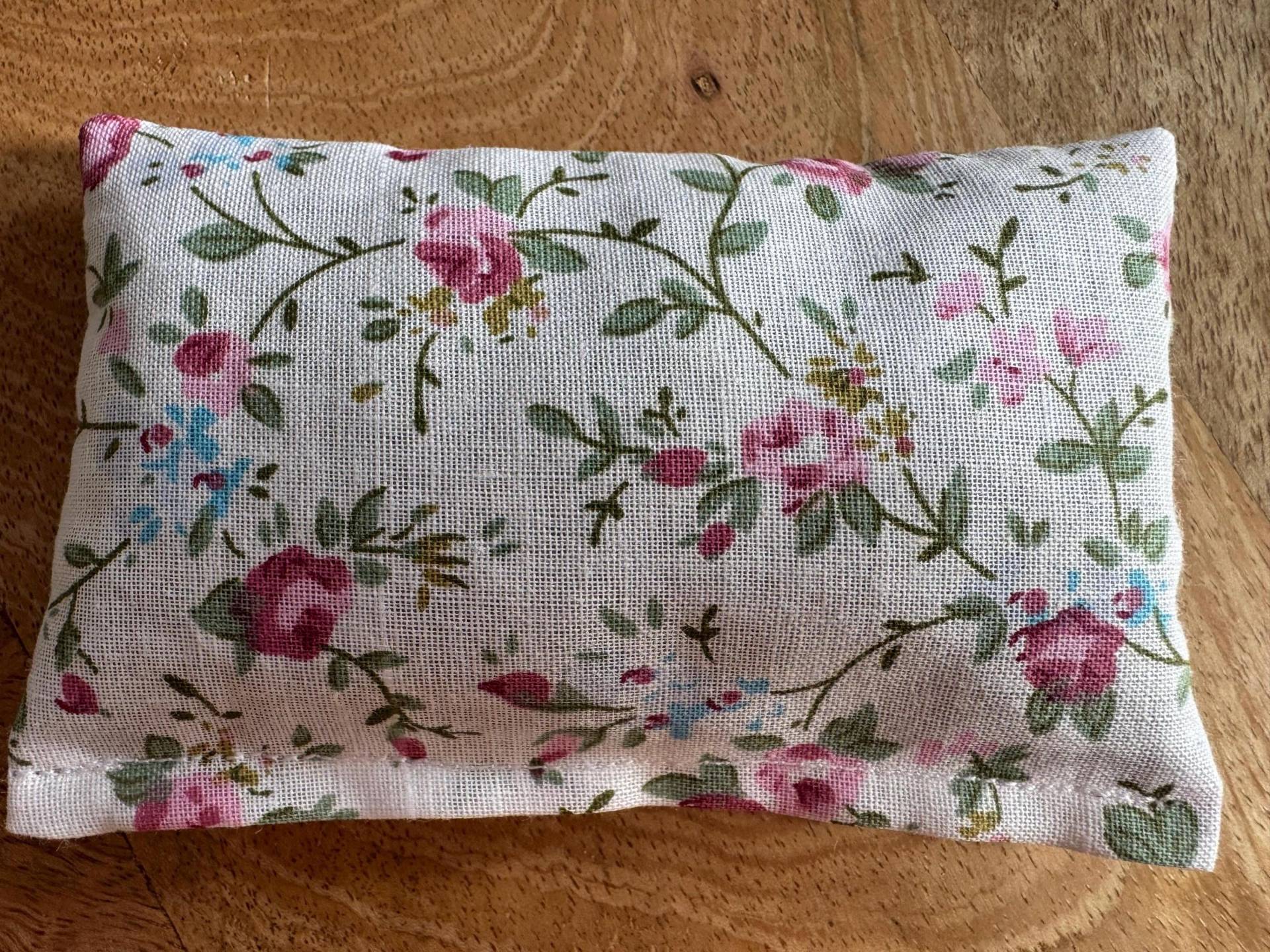 Lavendelkissen Lavendelsäckchen Aromakissen Duftkissen Relaxen Entspannung Spa Schlafen von Etsy - dreizehna