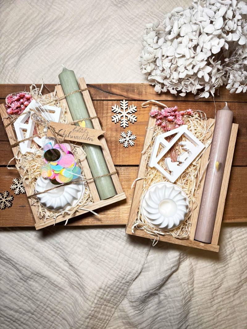 Geschenkset Mit Krippe Zu Weihnachten - To Go Deko Kerze, Kerzenhalter Und Minikrippe Fröhliche Geschenkset Mit Krippe Zu Weihnachten - To Go Deko Kerze, Kerzenhalter Und Minikrippe Fröhliche von Etsy - eArtIllustration