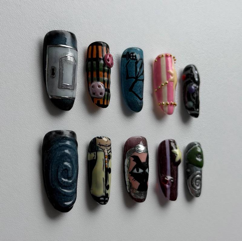 Coraline Inspired Press On Nails | Handmade Dark Fantasy Button Doll Gothic Cute Custom von Etsy - ebruyume