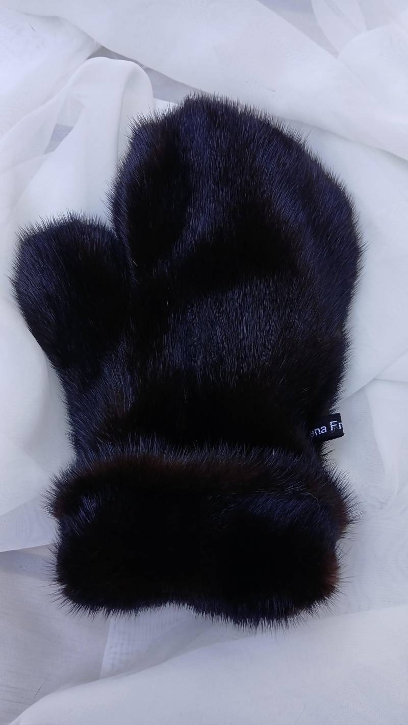 Nerz Massage Handschuh Wellness Pur Pelzhandschuh Neu Preis Pro Stück Dunkelbraun Geschenkidee Streichelhandschuh von Etsy - echtpelzbommelde
