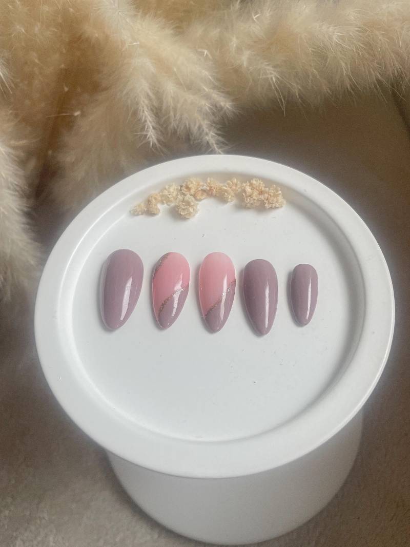 Press On Nails Gel | Künstliche Nägel Wiederverwendbare Sommernägel Gold Süße von Etsy - emilynaccessoires