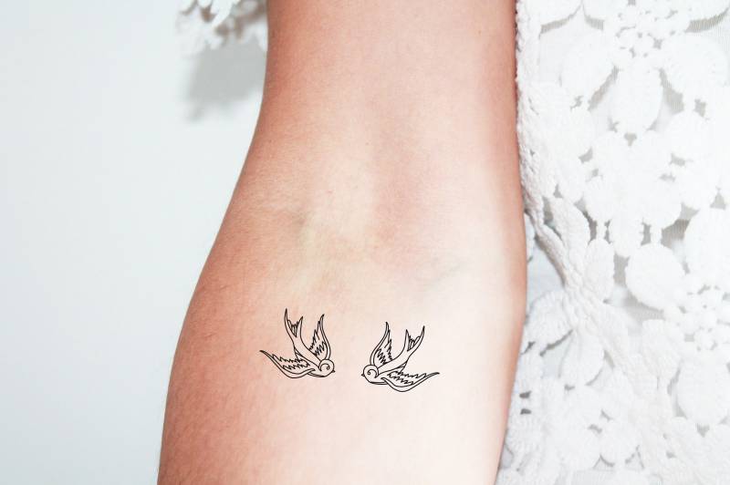 4 Old School Schwalben Temporäre Tattoos in Schwarz/Traditionelles Tiertattoo Temporäres Tattoo von Etsy - encredelicate