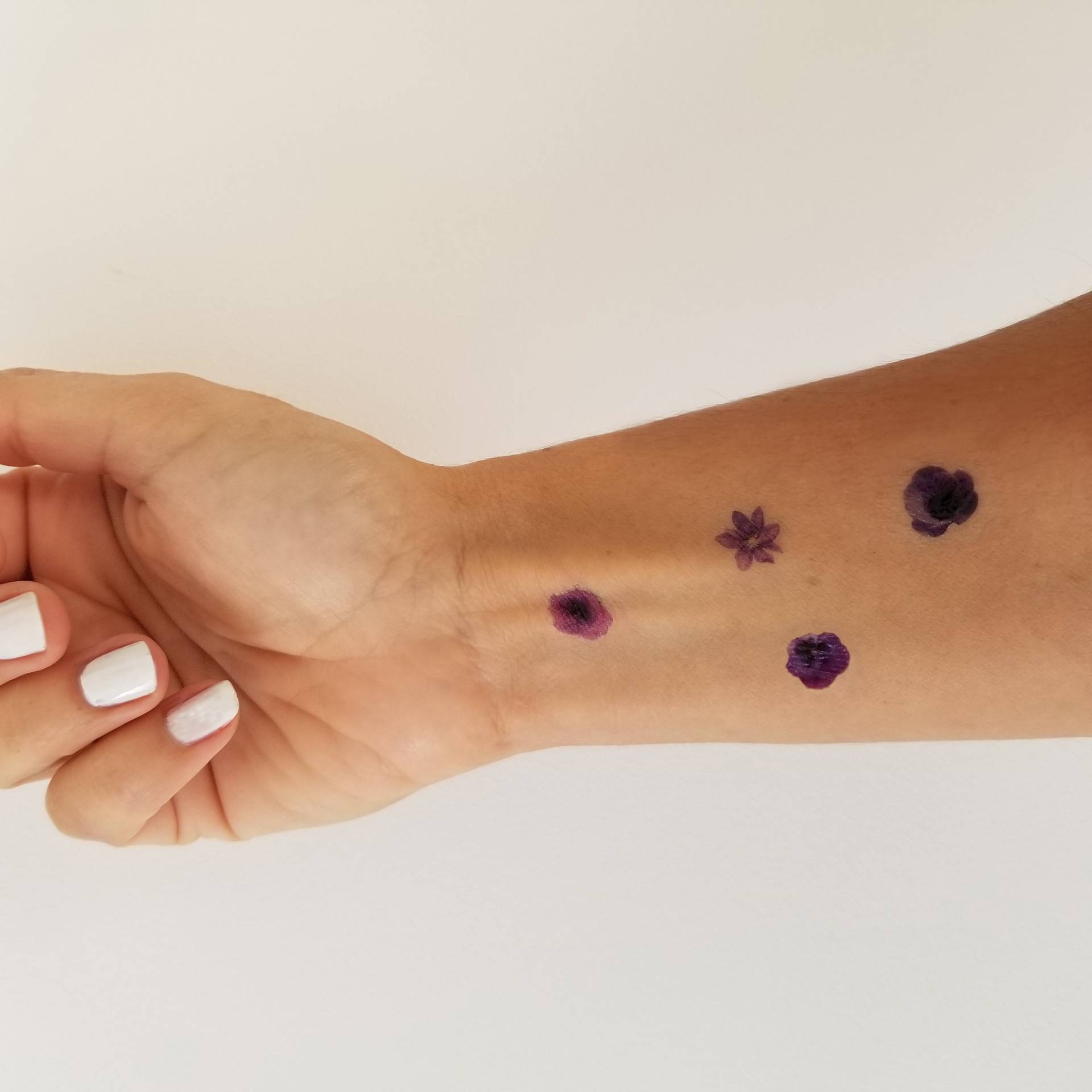 Temporäres Tattoo Mit Lila Blumen | 12Er-Set Temporäres Tattoo Mit Lila Blumen | 12Er-Set von Etsy - encredelicate