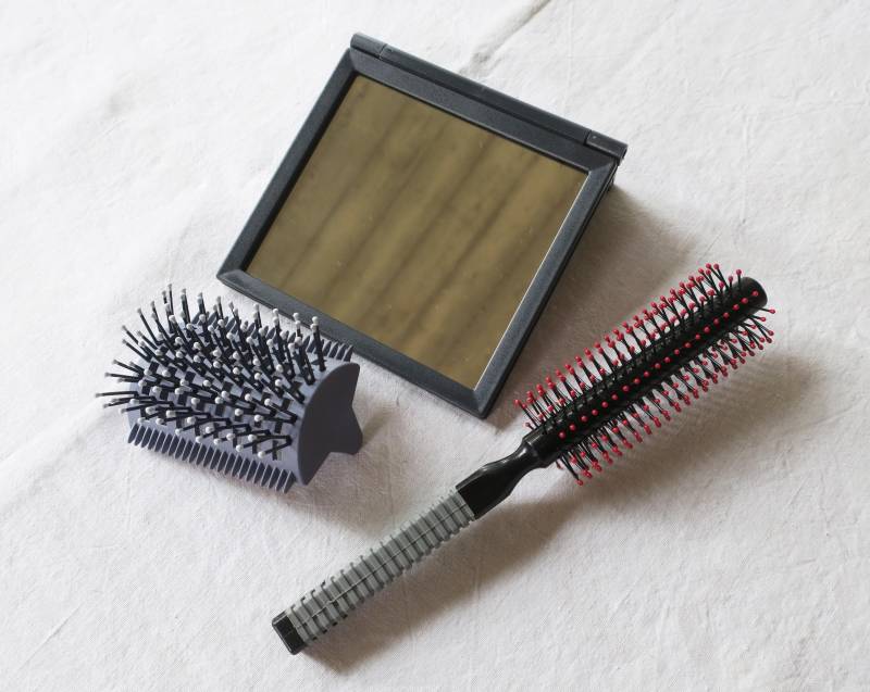 Vintage Set Eine Rundbürste Und Reisebürste Ein Kosmetik Spiegel von Etsy - etage4vintage