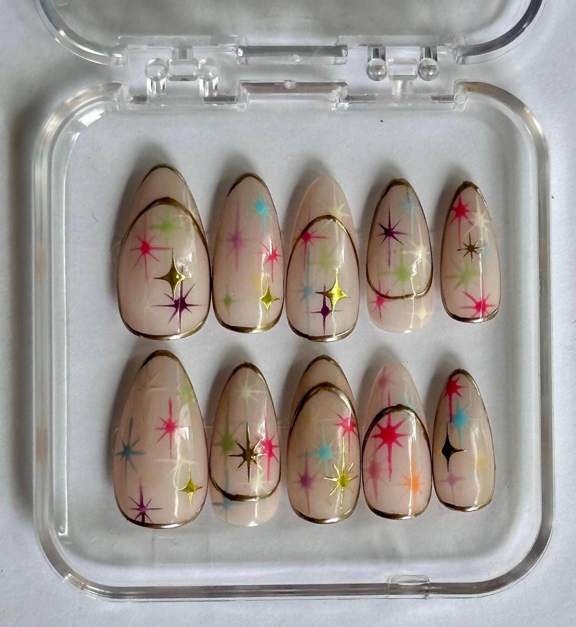 Handgemachte Press On Nails, Kunstnägel, Bunte Sterne Mit Goldenen Akzenten - "Circus Stars" Handgemachte Press On Nails, Kunstnägel, Bunte Sterne Mit Goldenen Akzenten - "Circus Stars" von Etsy - faculanails