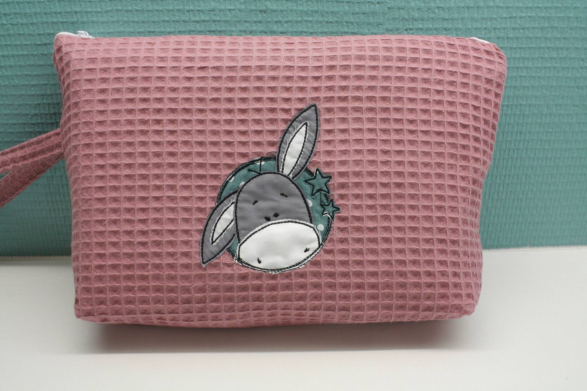 Kulturbeutel Personalisiert Mit Namen Altrosa Kulturbeutel Personalisiert Mit Namen Altrosa von Etsy - fadentaenzerin