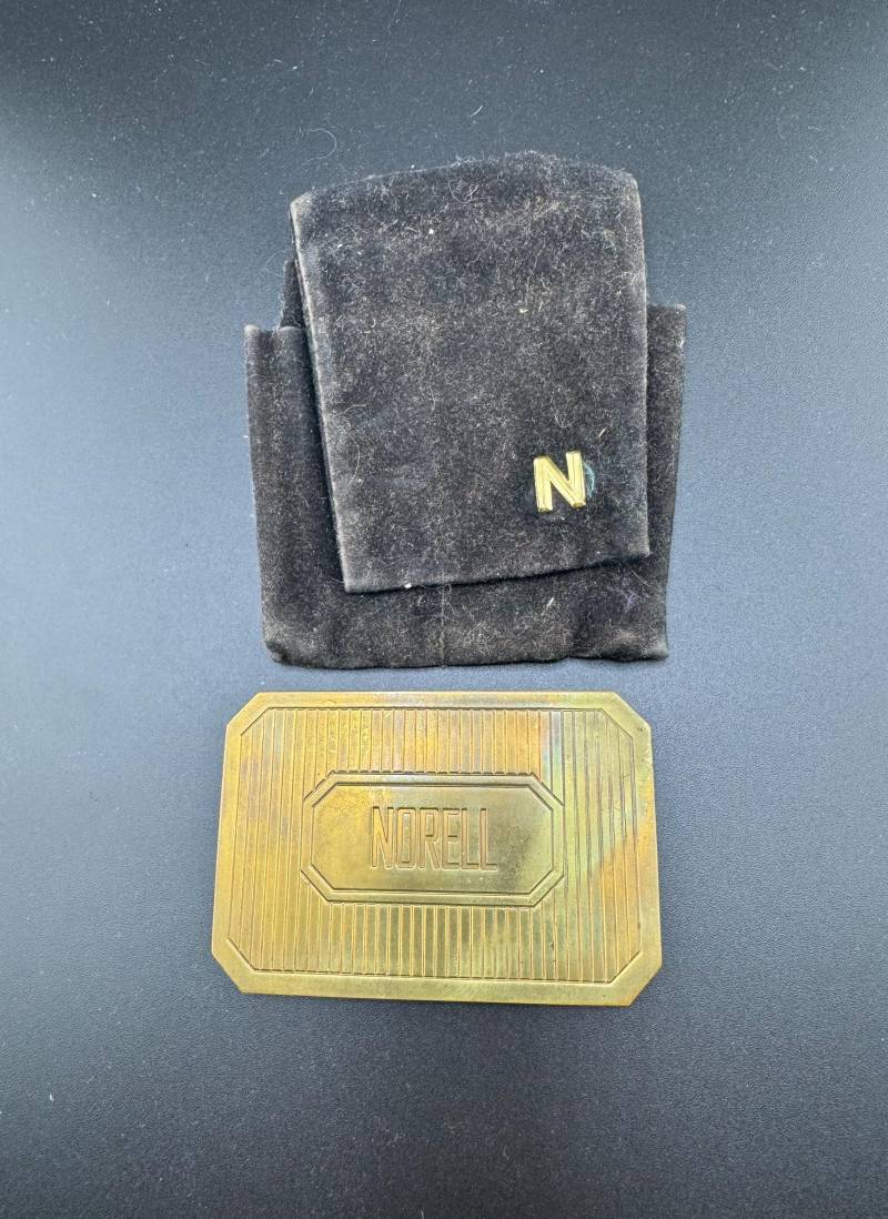 Norell Handspiegel Goldfarbener Messing Abgeschrägter Miniatur-Werbespiegel in Samthülle von Etsy - familyjewelsatlanta