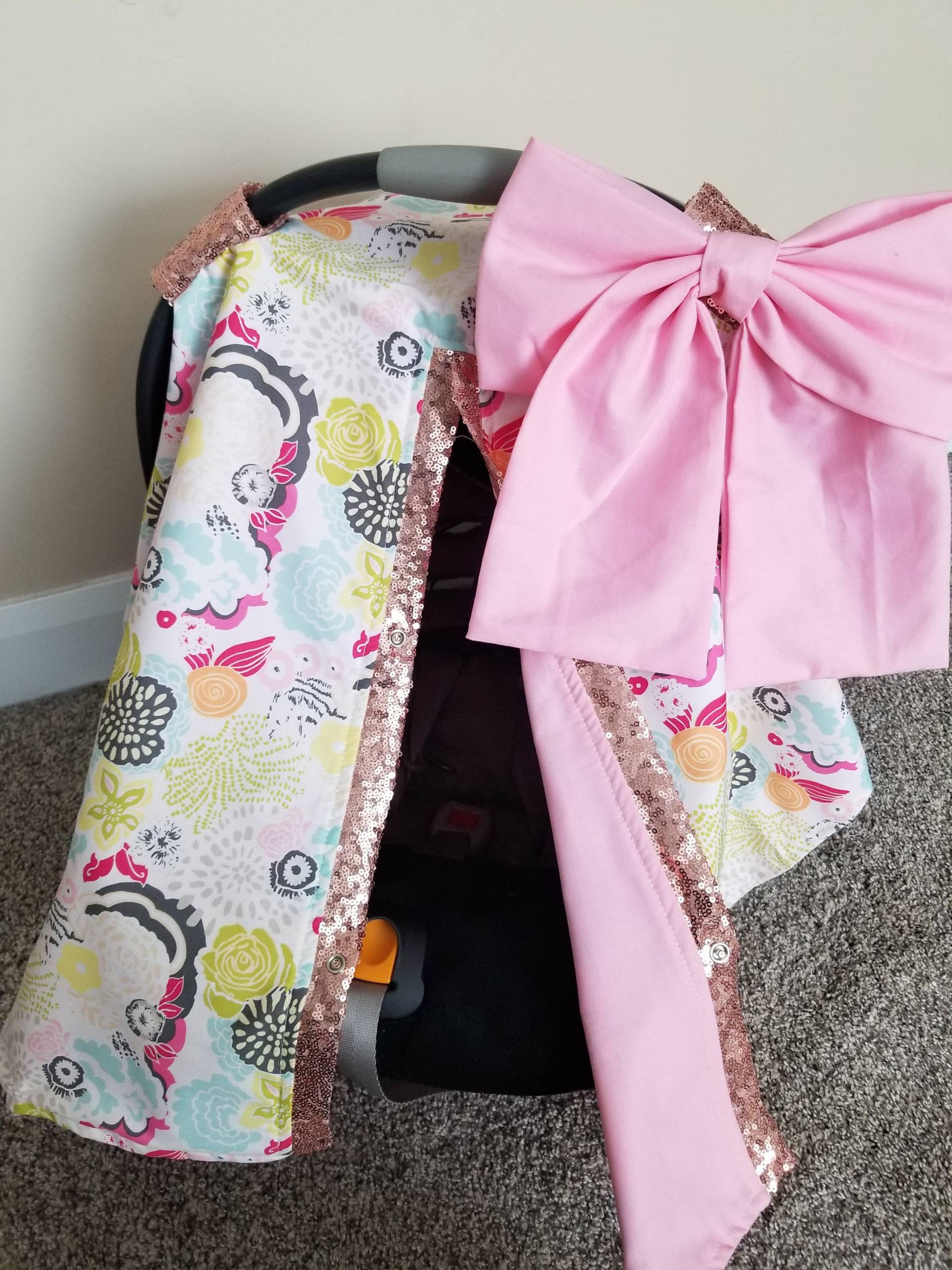 Personalisierter Autositzbezug Mit Blumenmuster, Baby-Dusche-Geschenk, Personalisiertes Baby-Mädchen-Geschenk, Versandfertig Personalisierter Autositzbezug Mit Blumenmuster, Baby-Dusche-Geschenk, Personalisiertes Baby-Mädchen-Geschenk, Versandfertig von Etsy - fashionfairytales