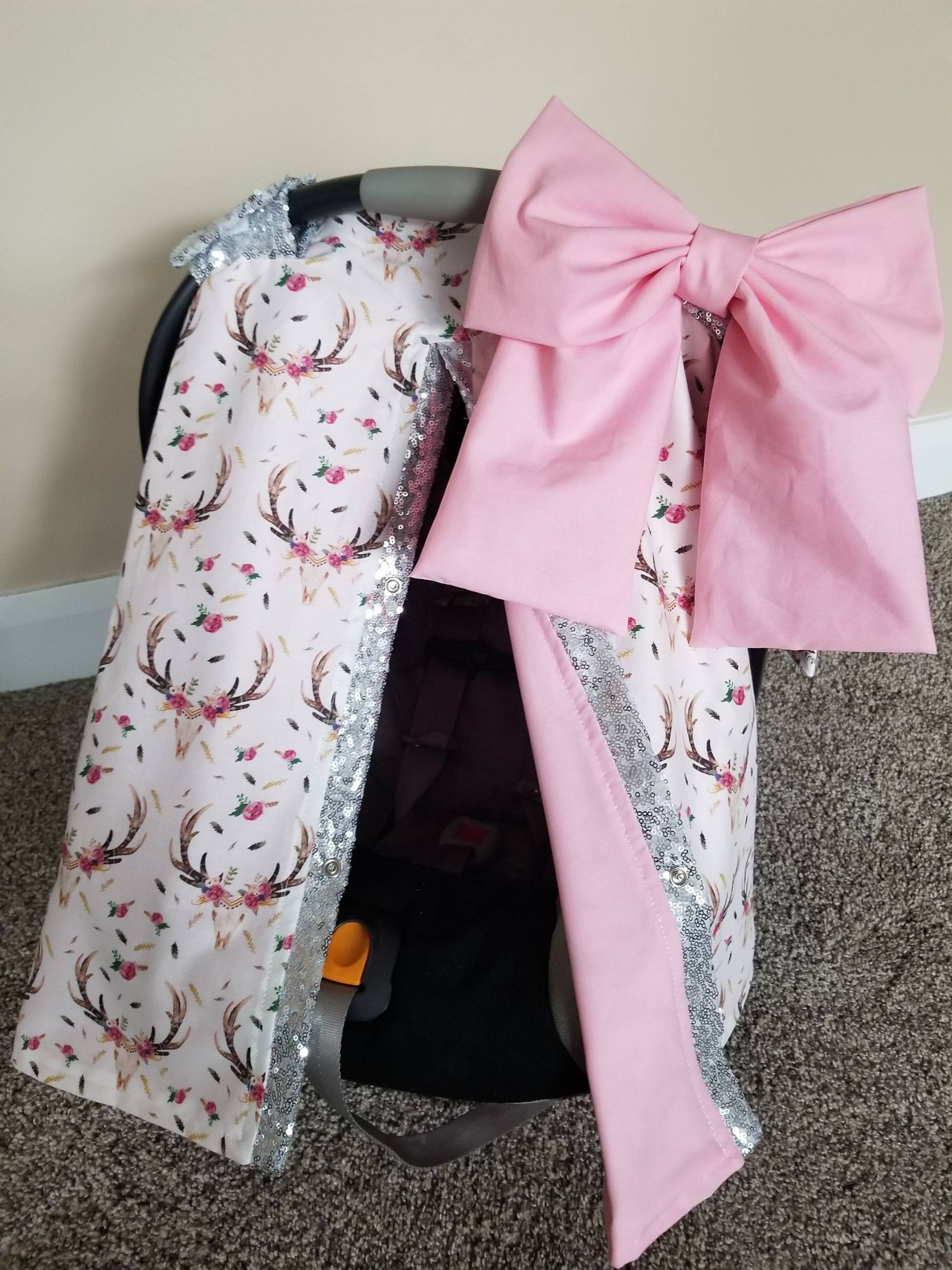 Rosa Blumengeweih & Pailletten Autositzbezug, Personalisierte Stickerei, Geschenk Für Neugeborene, Silber Schein Autositzbezug Rosa Blumengeweih & Pailletten Autositzbezug, Personalisierte Stickerei, Geschenk Für Neugeborene, Silber Schein Autositzbezug von Etsy - fashionfairytales