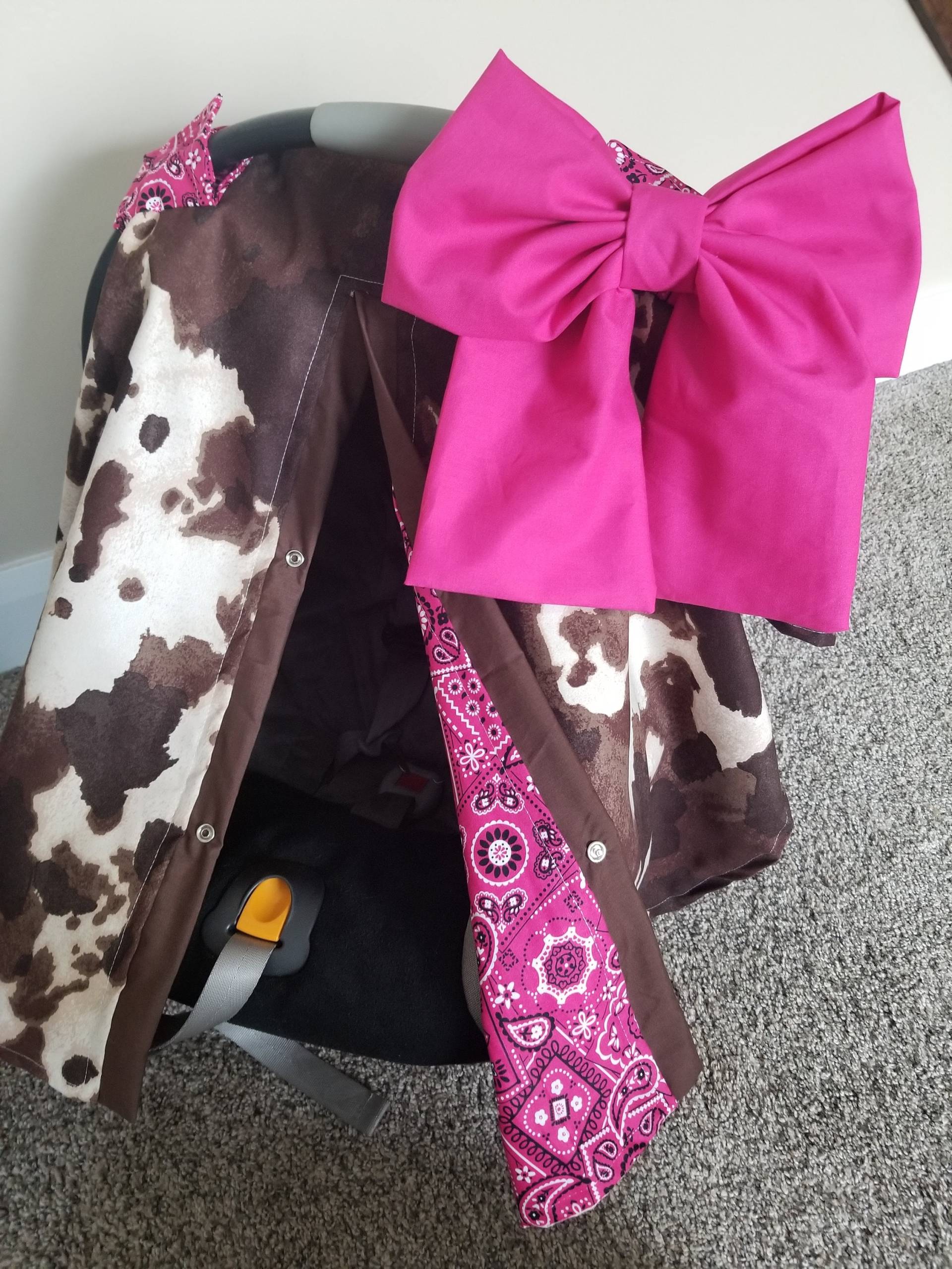 Wildleder Kuh Und Pink Bandana Autositz Abdeckung, Baby-Dusche-Geschenk, Baby Mädchen Überdachung, Personalisiertes Geschenk, Sofort Lieferbar von Etsy - fashionfairytales