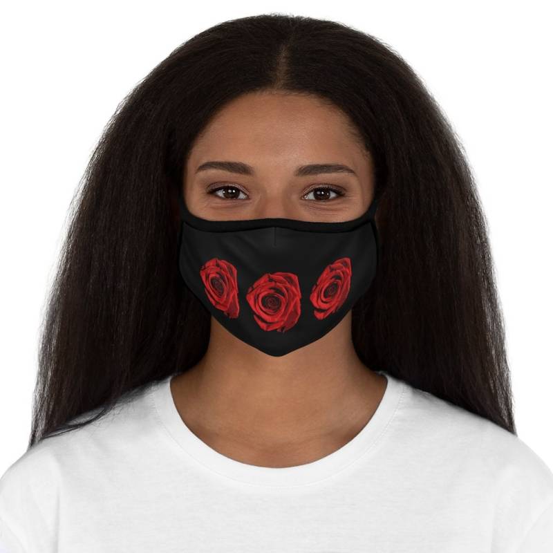 3 Red Roses On Black von Etsy - fashionplusIQ
