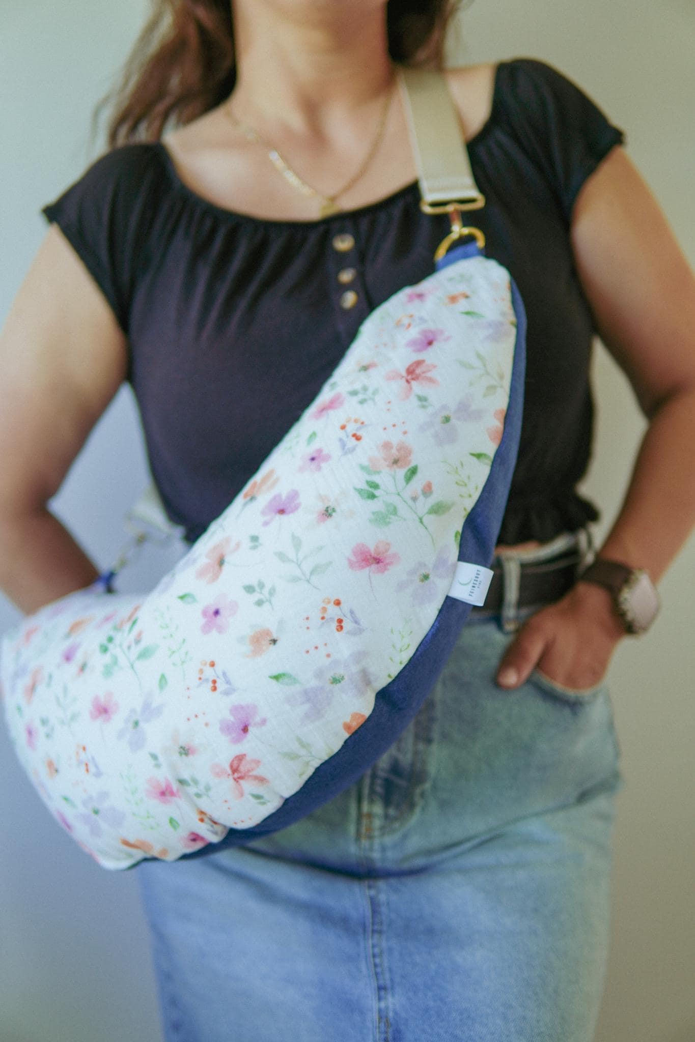 stillkissen/Reisekissen To Go "Musselin Blumen Rosa Jeans" stillkissen/Reisekissen To Go "Musselin Blumen Rosa Jeans" von Etsy - feinesgut