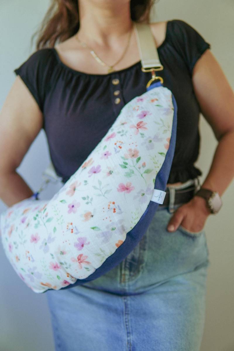 stillkissen/Reisekissen To Go "Musselin Blumen Rosa Jeans" von Etsy - feinesgut
