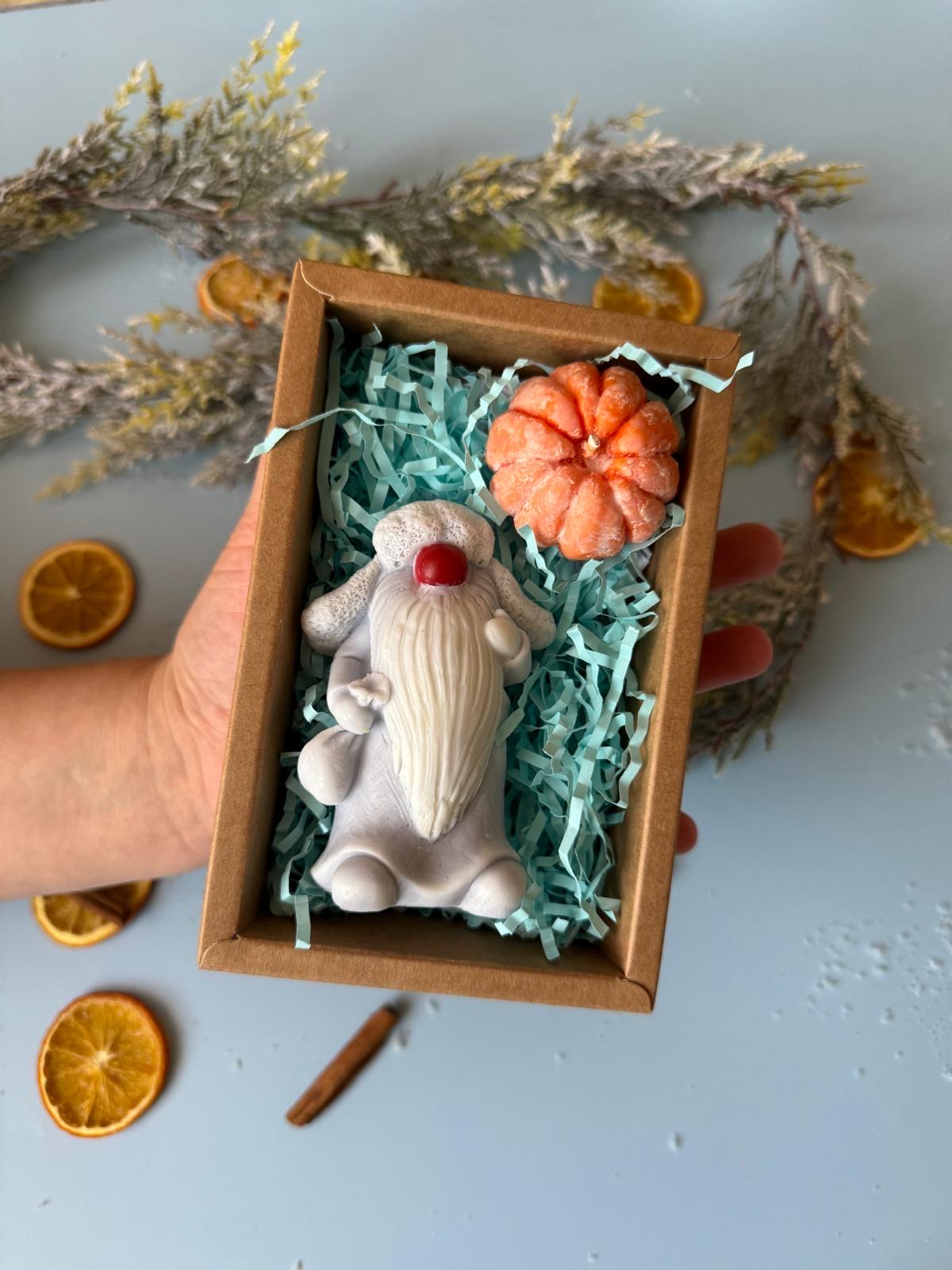 Handgefertigter Seifenweihnachtsmann - Nikolausgeschenk Wichtelgeschenk Weihnachtsseifenset Handgefertigter Seifenweihnachtsmann - Nikolausgeschenk Wichtelgeschenk Weihnachtsseifenset von Etsy - flowerpowerbylena