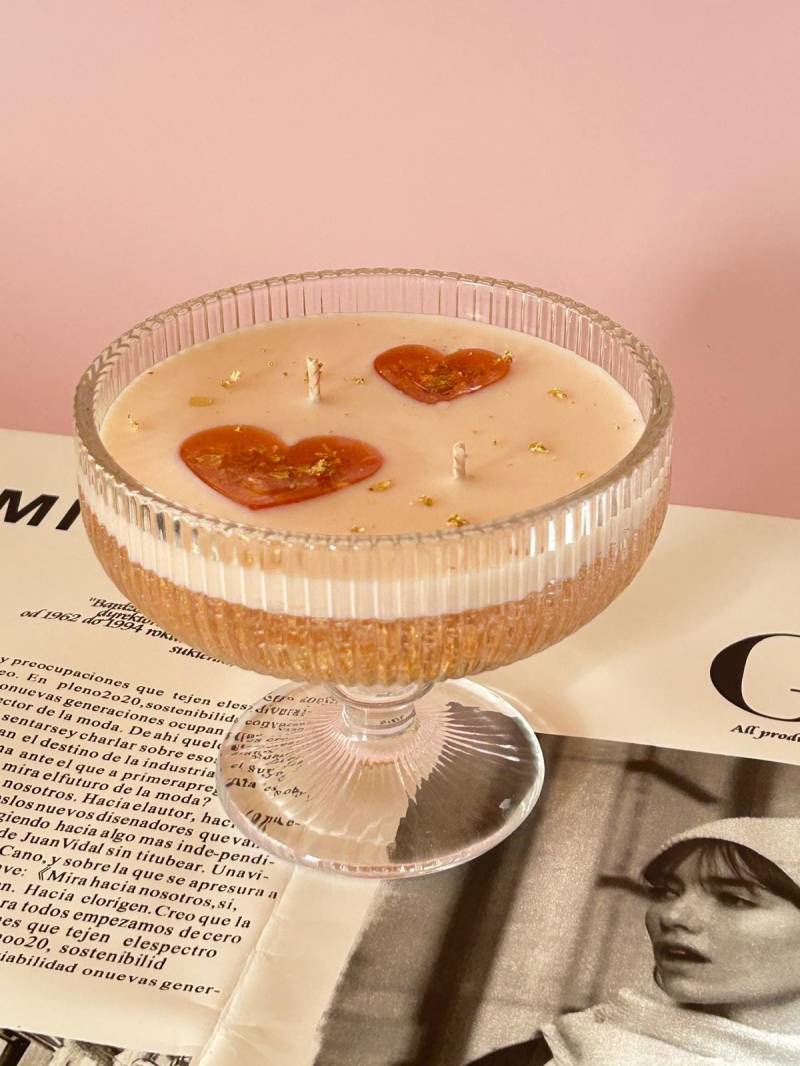 Herzkerze Serviert Mit Goldschimmer Im Champagnerglas - Geburtstagskerze von Etsy - flowerpowerbylena