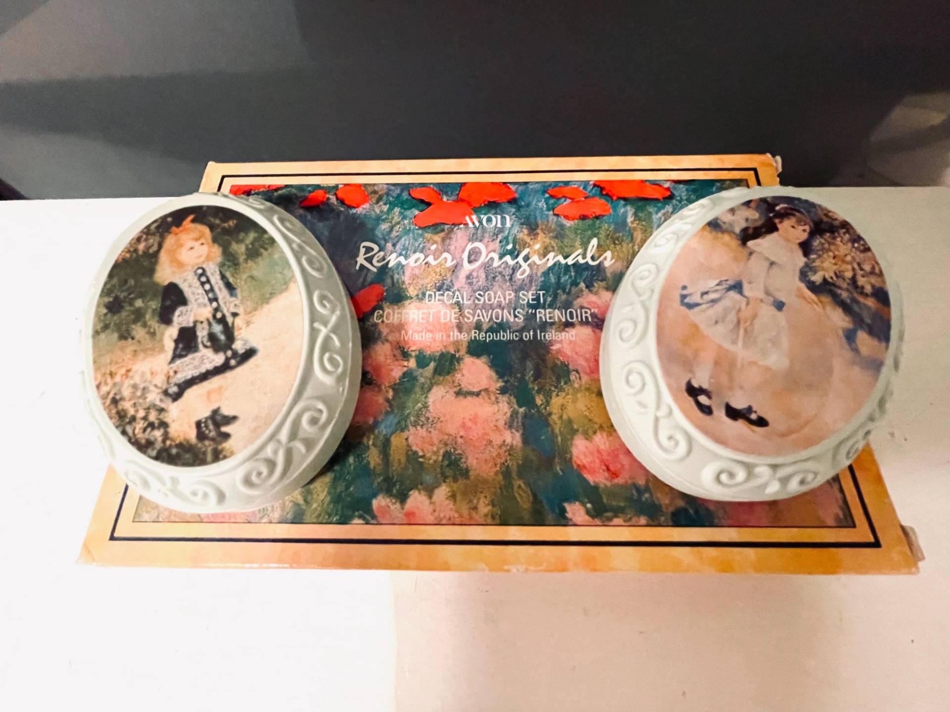 Seife Avon Renoir Vintage 60-70Er Jahre Sammlerstück Kosmetik Winterseife Seife Avon Renoir Vintage 60-70Er Jahre Sammlerstück Kosmetik Winterseife von Etsy - fraeuleinalpenrose