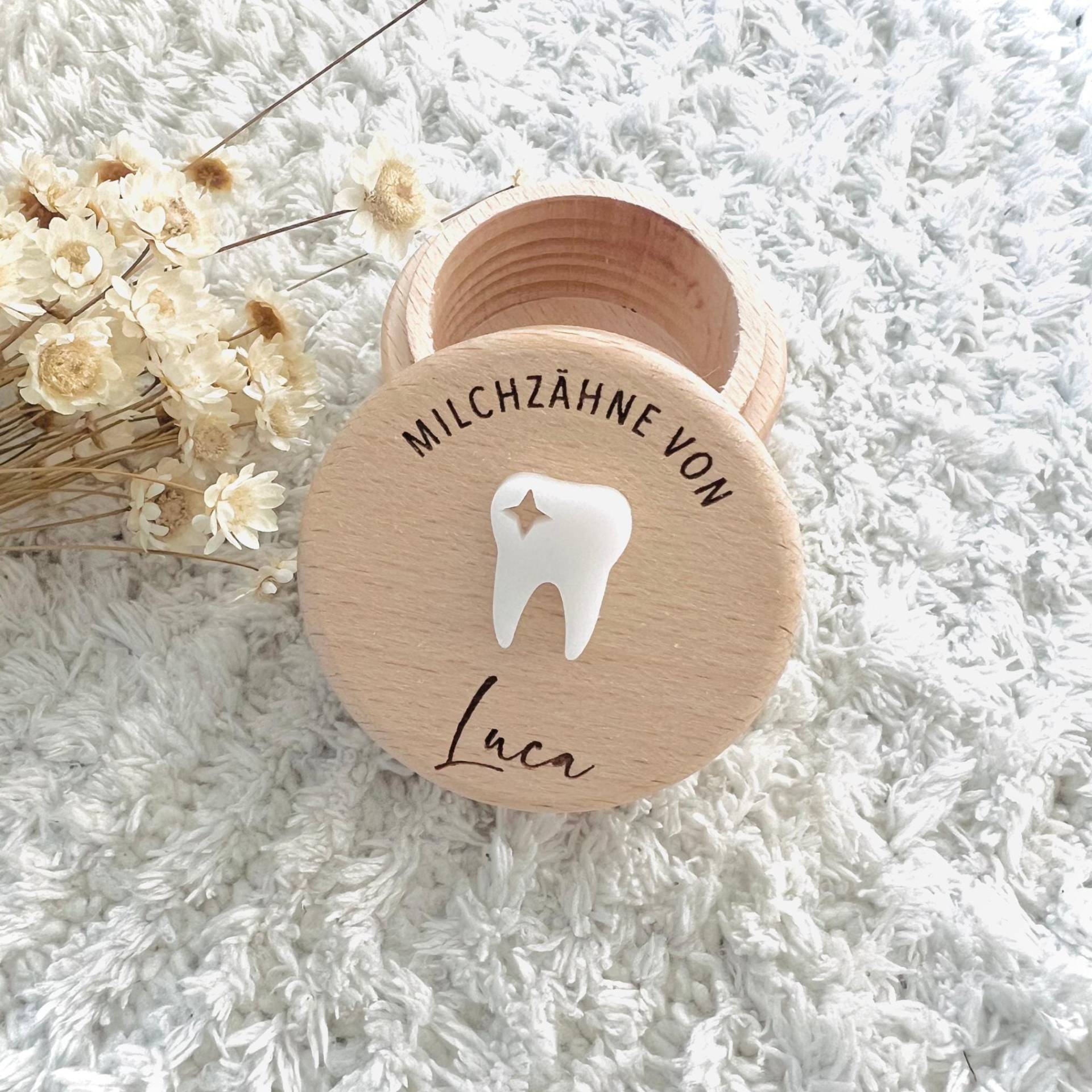 Milchzahndose Mit Namen, Personalisierte Milchzahndose, Dose Für Milchzähne, Zahndose, Holzdose, Zahndöschen, Aufbewahrungsdose Zähne Milchzahndose Mit Namen, Personalisierte Milchzahndose, Dose Für Milchzähne, Zahndose, Holzdose, Zahndöschen, Aufbewahrungsdose Zähne von Etsy - freudentag