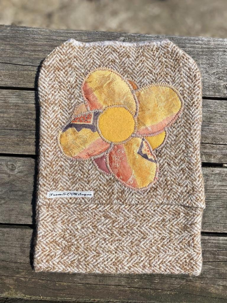 Wärmflaschenbezug "Blümchen" Wärmflaschenbezug "Blümchen" von Etsy - fromSOMItoYou