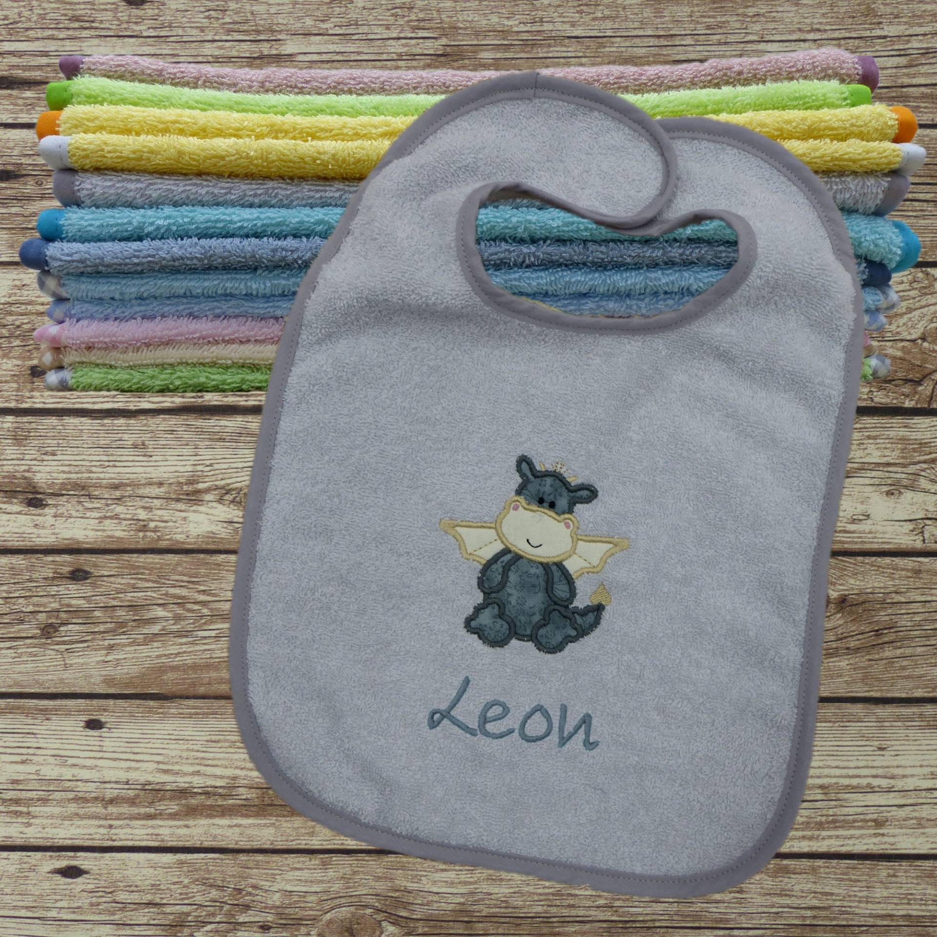 Lätzchen Mit Namen Drache in Wunschfarbe Lätzchen Mit Namen Drache in Wunschfarbe von Etsy - geschenkelibelle