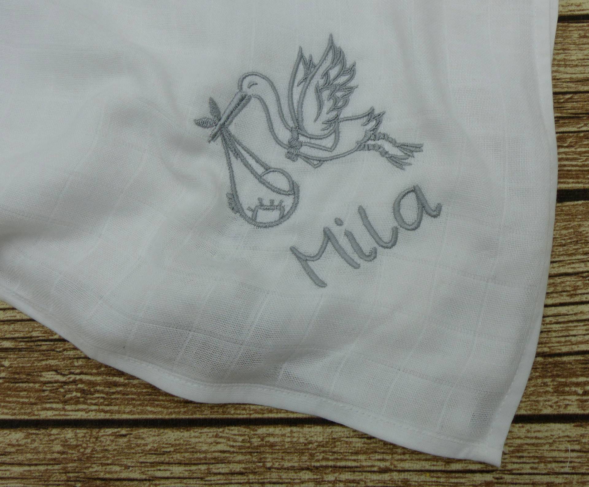 Spucktuch Mit Namen Storch Weiß Spucktuch Mit Namen Storch Weiß von Etsy - geschenkelibelle