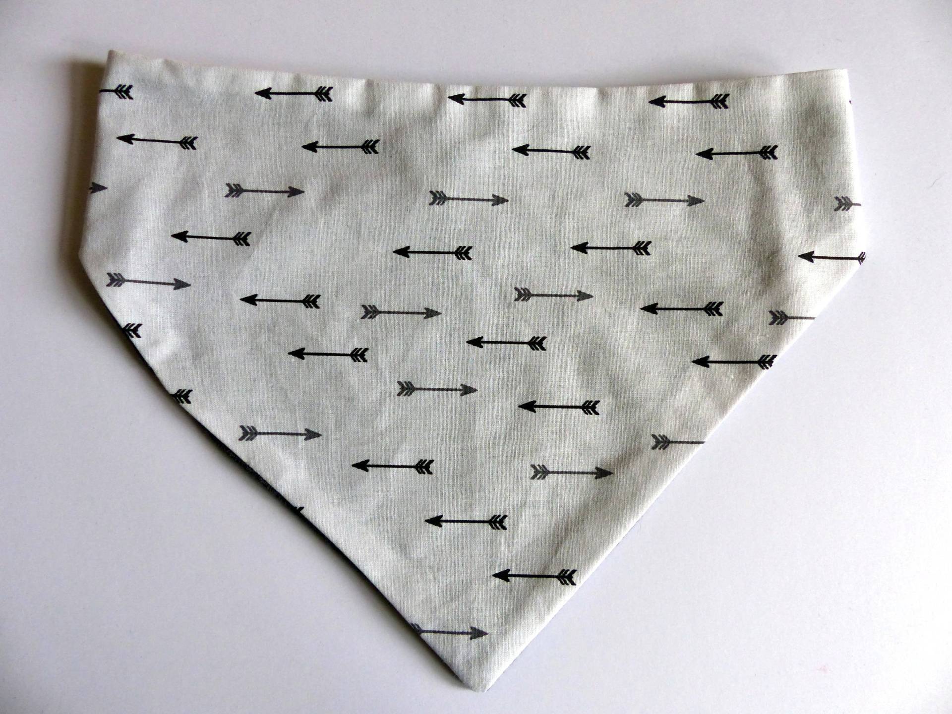 Pfeil-Bandana Lätzchen Pfeil-Bandana Lätzchen von Etsy - glamclemencecouture