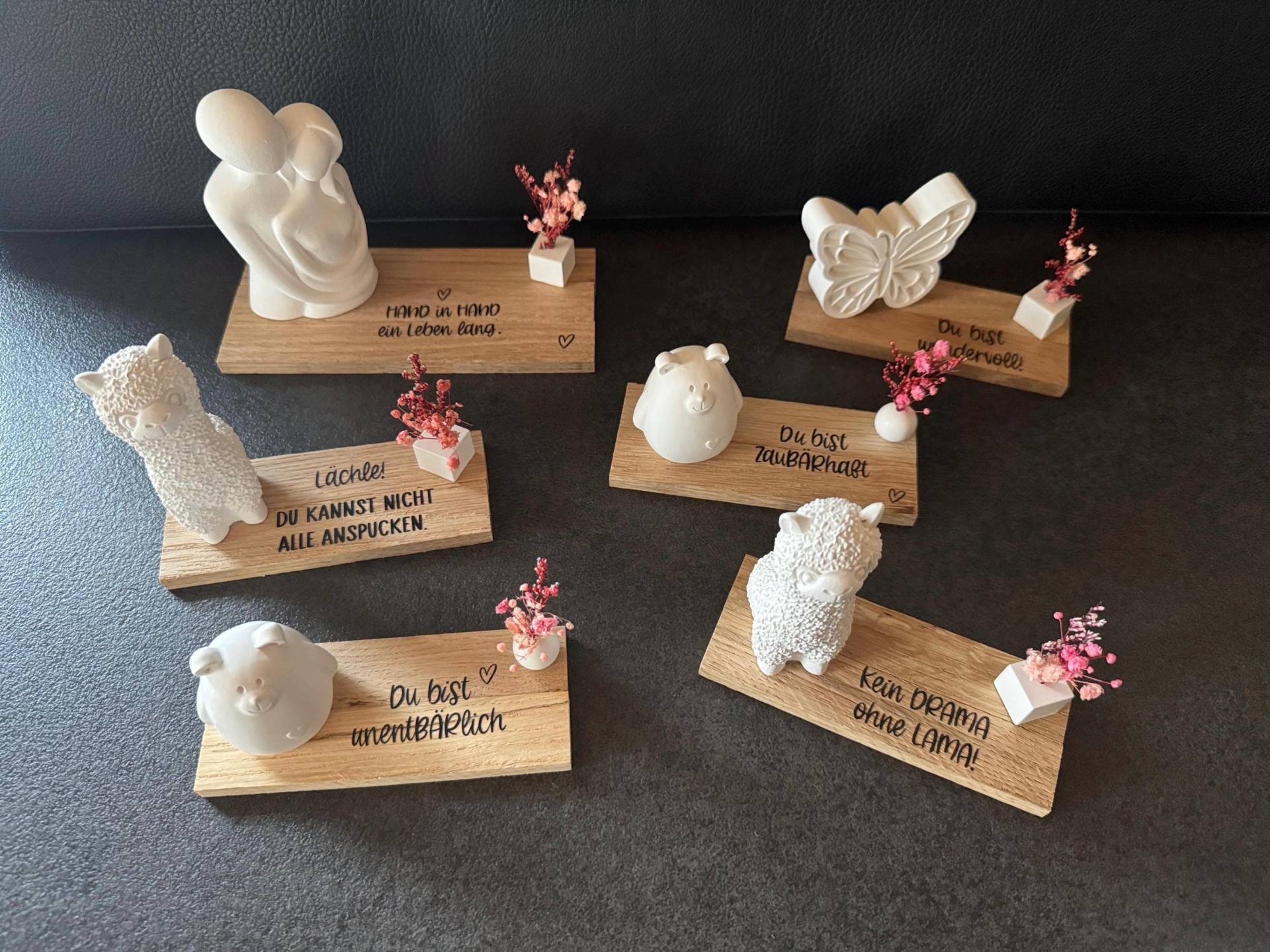 Kleines Geschenk Oder Mitbringsel Lama Bär Paar Schmetterling Mit Spruch Raysin Vase Trockenblumen Auf Holz von Etsy - handmadebyKerstinS