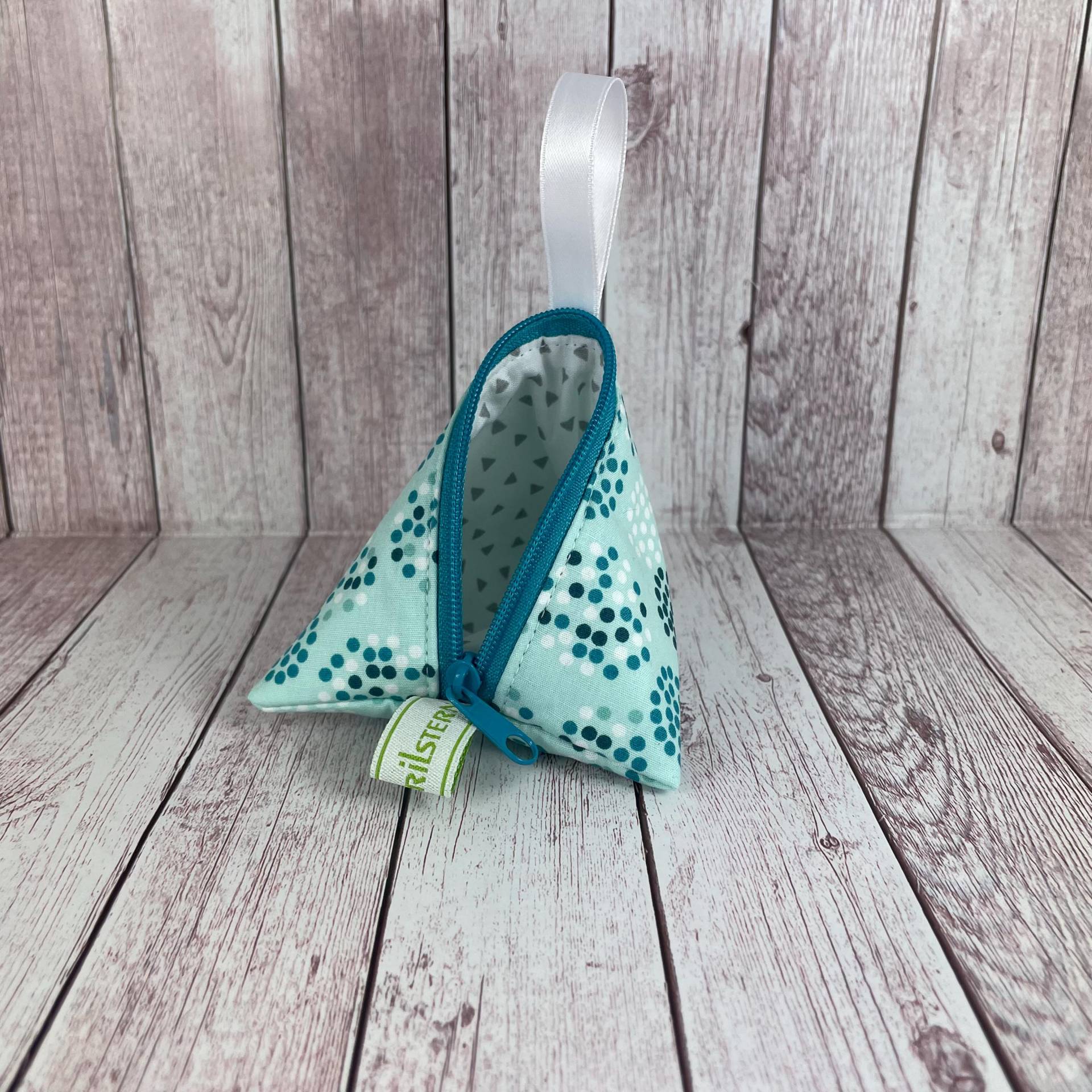 Schnullertasche, Schnullertäschchen, Pyramidentäschchen, Schlüsselanhänger, Dreiecktasche, Geschenk Geburt Baby von Etsy - handmadebyhe84