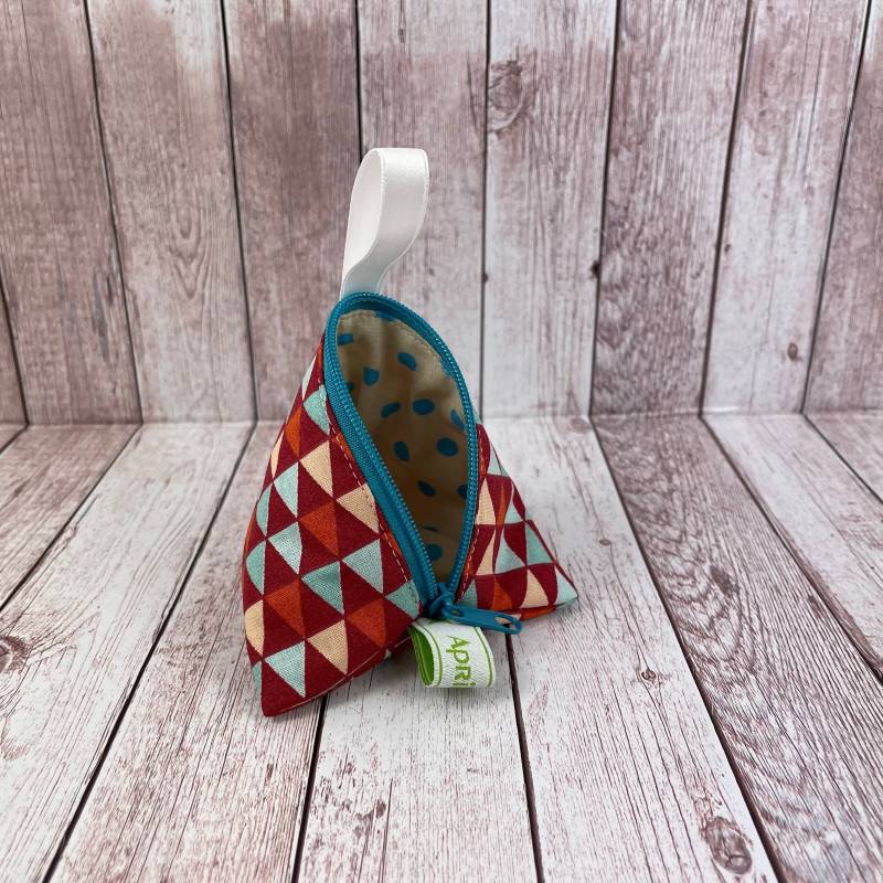 Schnullertasche Baby Babyschnuller Tasche Pyramidentasche Geschenk Geburt Schlüsselanhänger Schnullertasche Baby Babyschnuller Tasche Pyramidentasche Geschenk Geburt Schlüsselanhänger von Etsy - handmadebyhe84